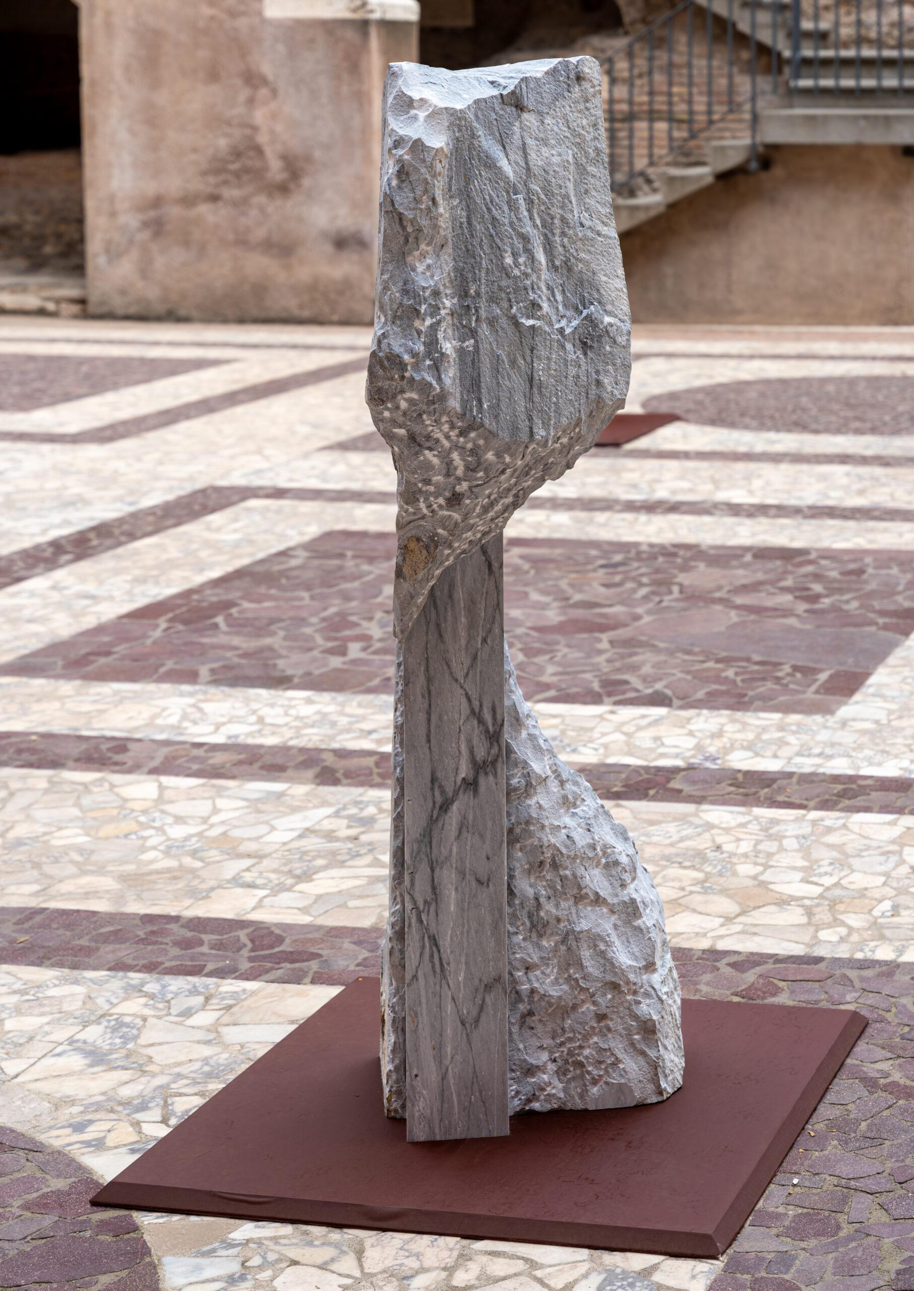 Korè-Bardiglio by Mattia Bosco - Monumental sculpture, marble, Rome exposition For Sale 11