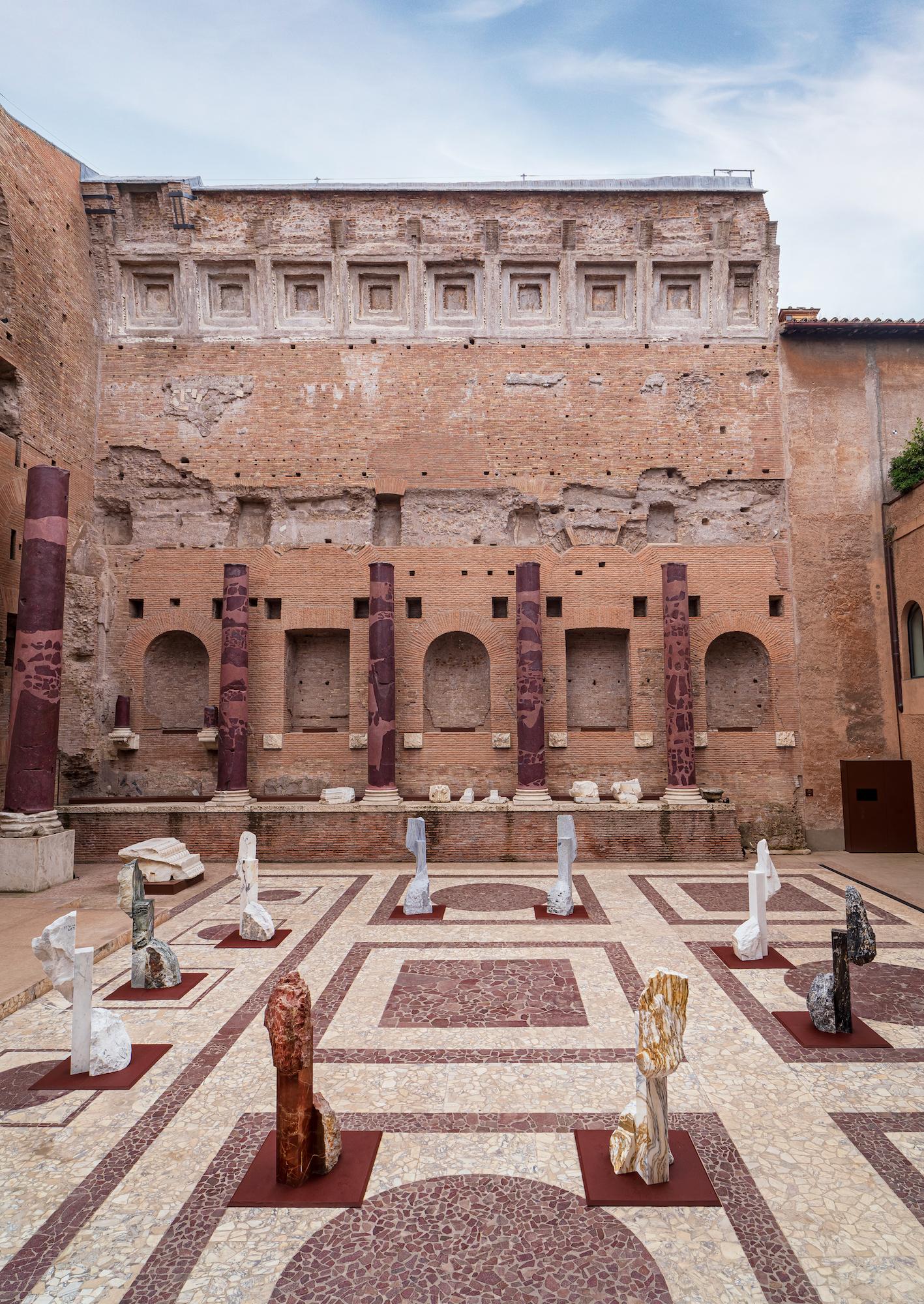 Korè-Bardiglio di Mattia Bosco - Scultura monumentale, marmo, esposizione a Roma in vendita 14