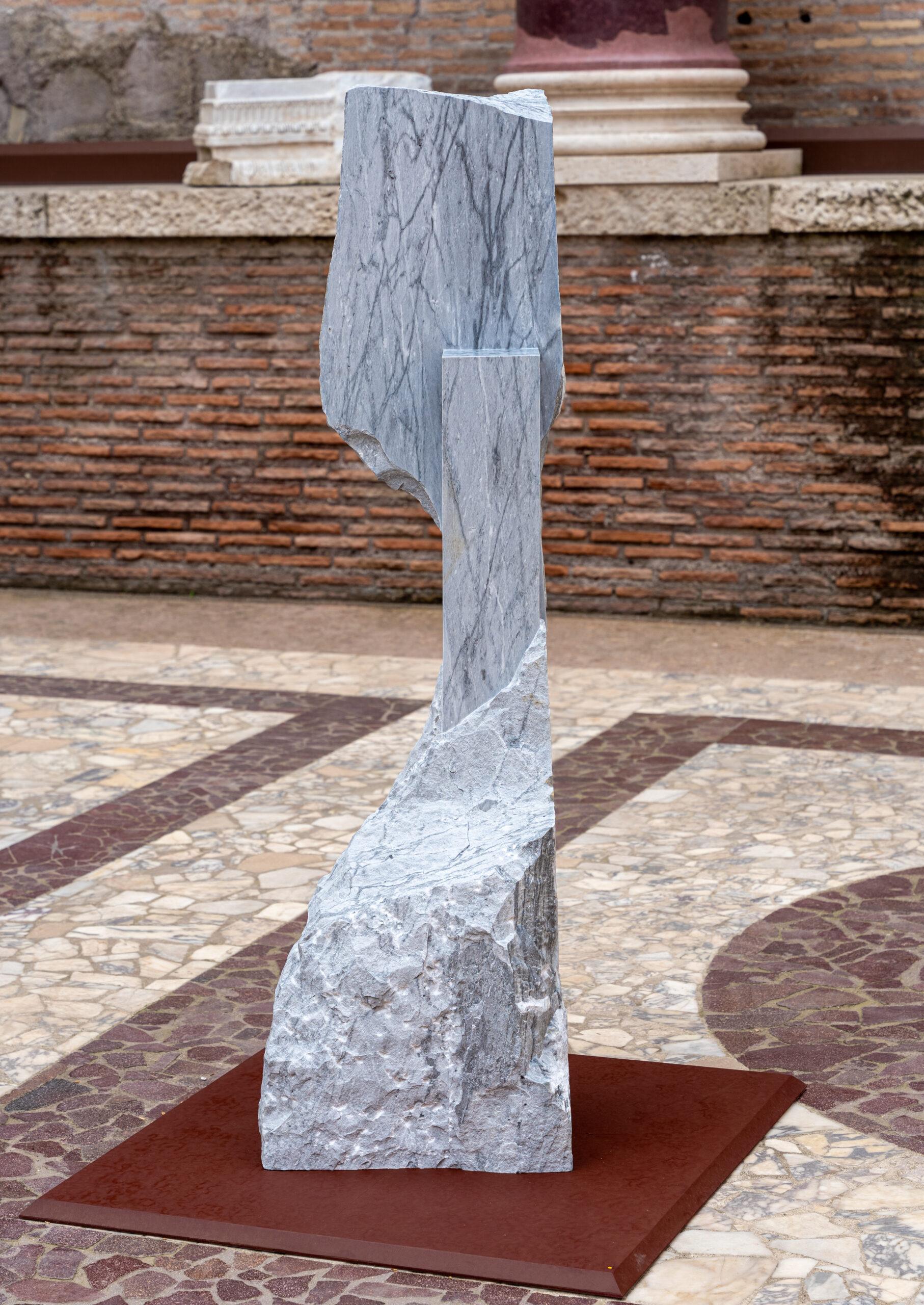 Korè-Bardiglio by Mattia Bosco - Monumental sculpture, marble, Rome exposition For Sale 2