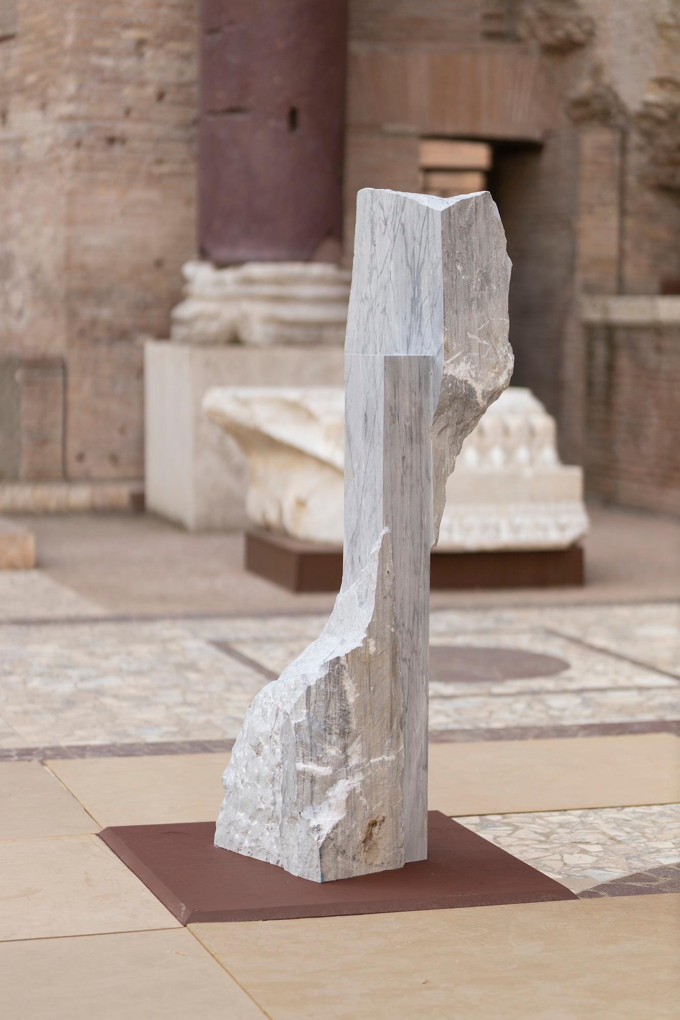 Korè-Bardiglio by Mattia Bosco - Monumental sculpture, marble, Rome exposition For Sale 5