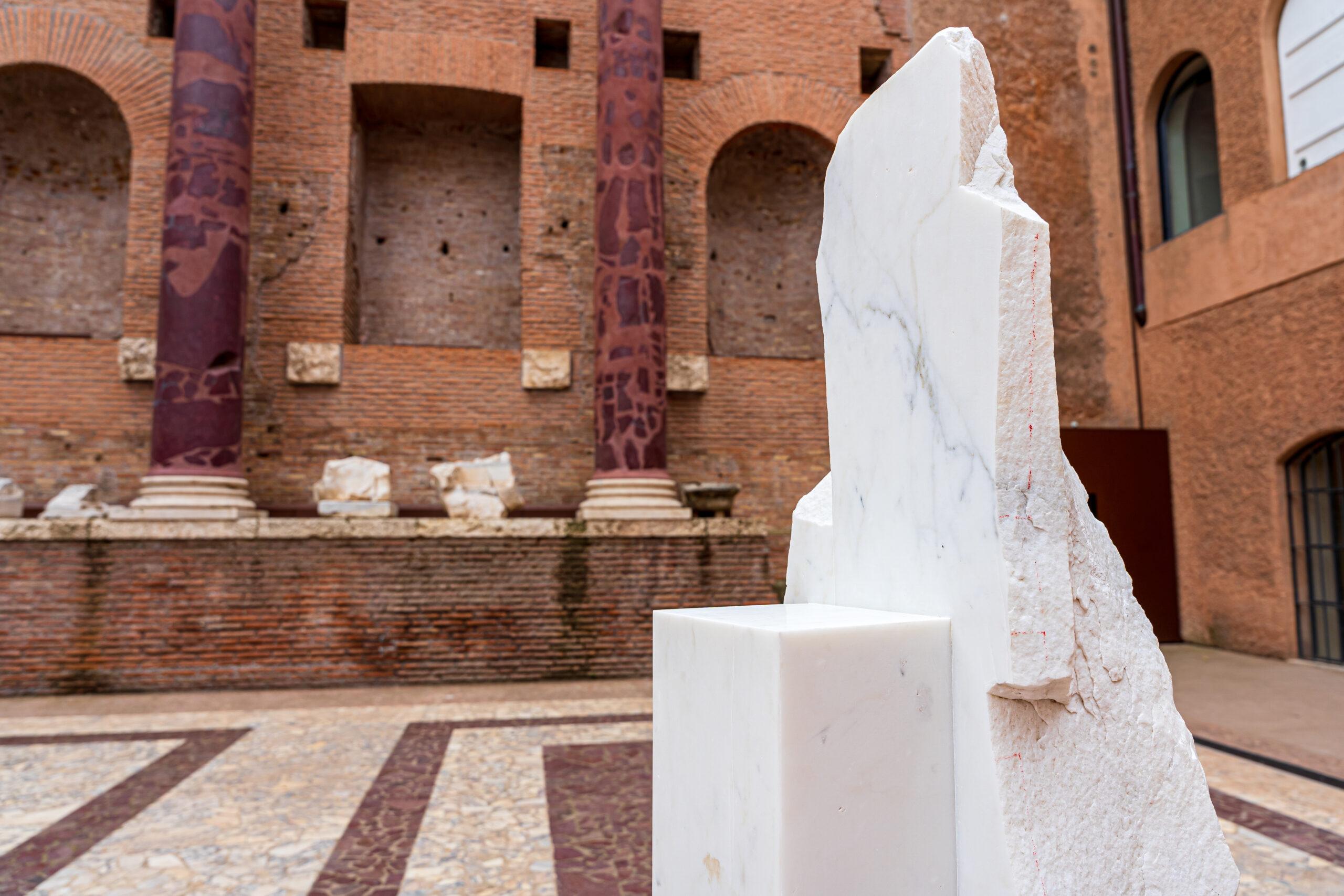 Statuario Korè-Michelangelo di Mattia Bosco - Scultura monumentale, marmo in vendita 5