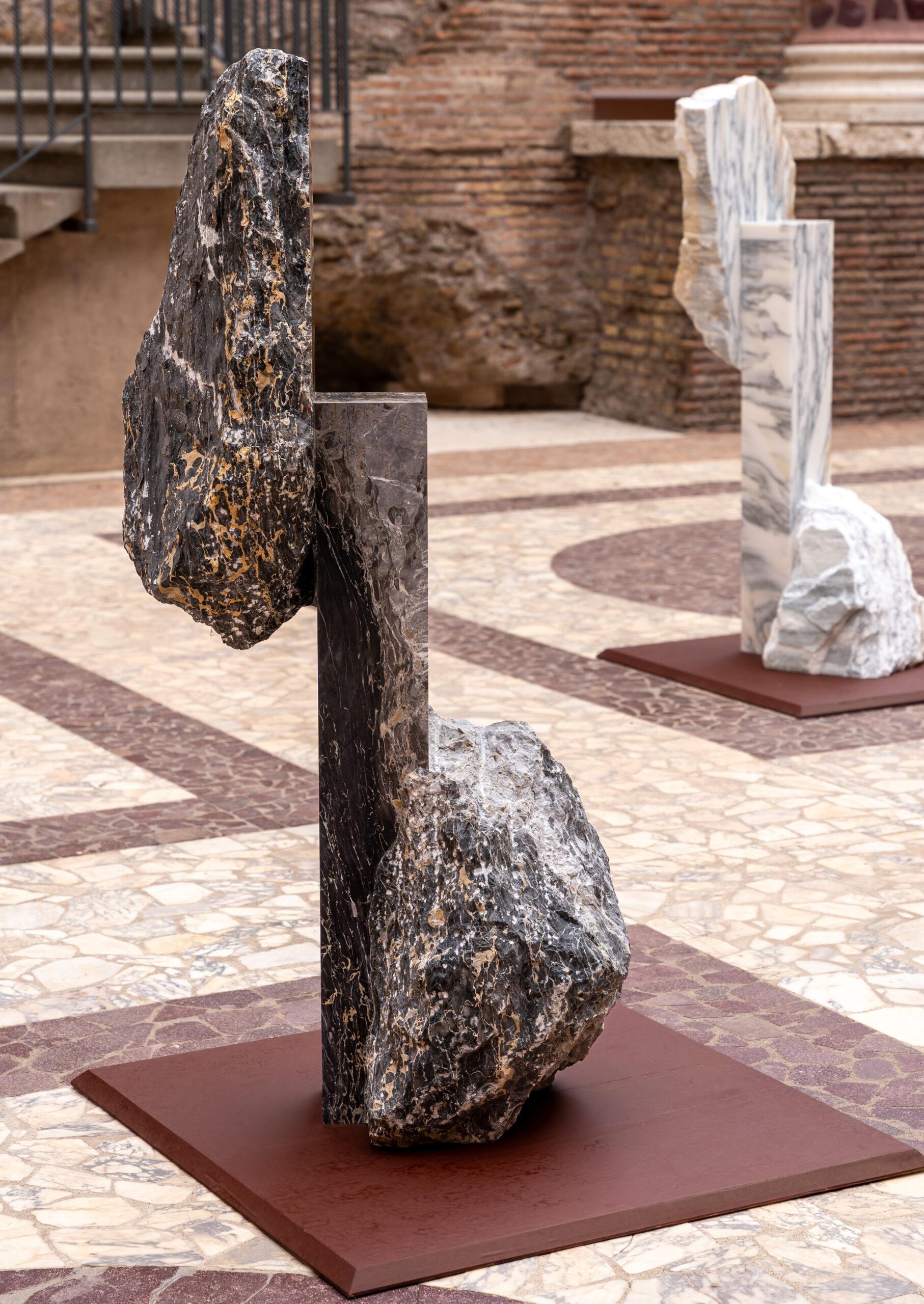 Korè-Portovenere Portoro by Mattia Bosco - Monumental sculpture, marble, Rome For Sale 6