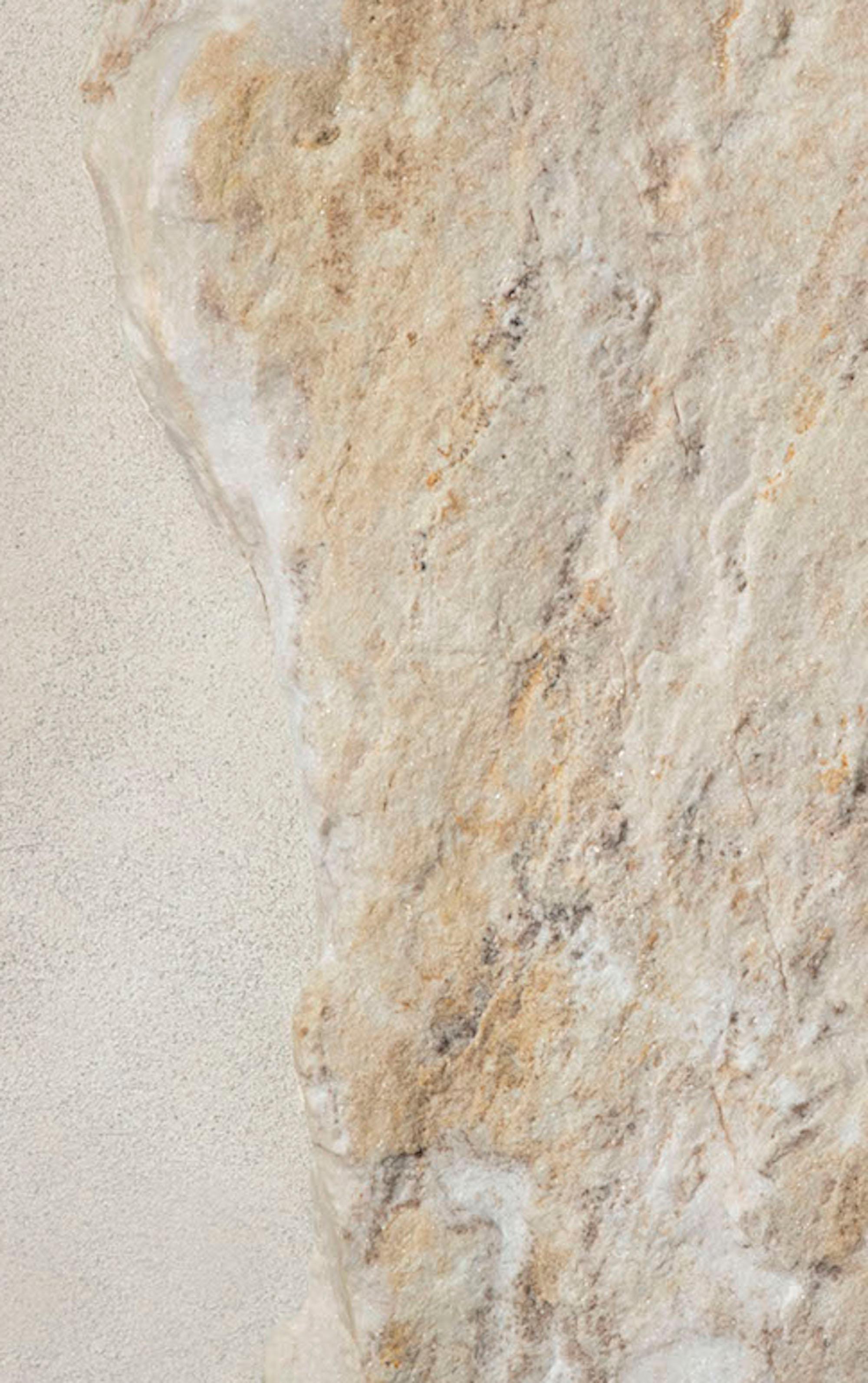 Sezione Aurea 2024-013 by Mattia Bosco - Escultura mural, mármol, pan de oro, roca en venta 1