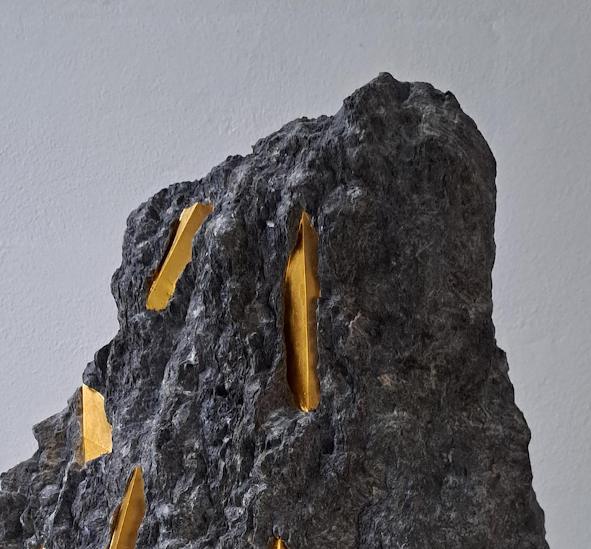Sezione Aurea 55-2020 by Mattia Bosco - Marble and gold leaf sculpture, rock For Sale 3