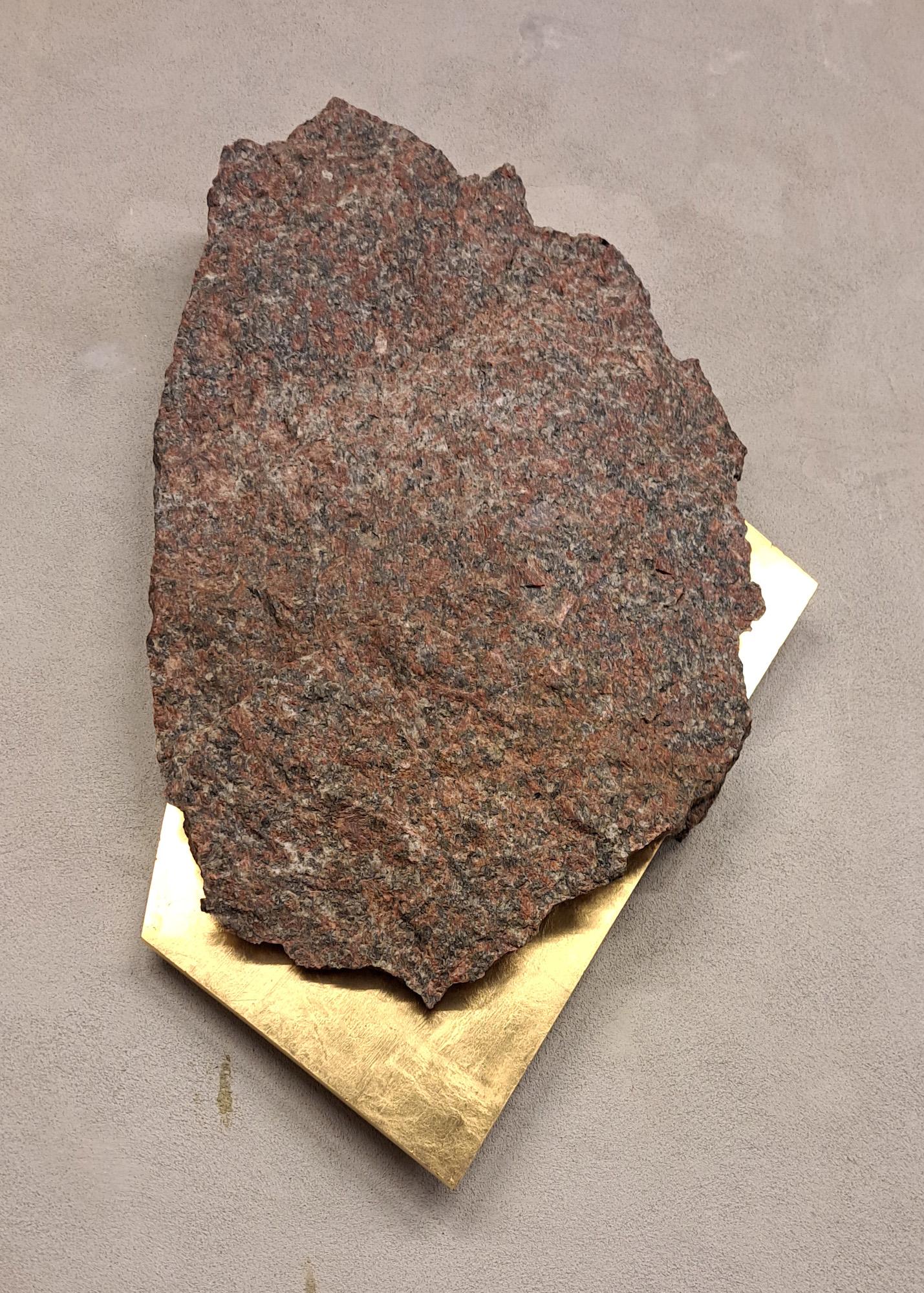 Sezione Aurea 78 de Mattia Bosco - Escultura mural, mármol, pan de oro, abstracta en venta 3