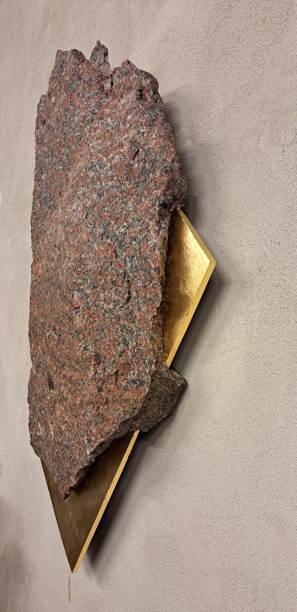 Sezione Aurea 78 de Mattia Bosco - Escultura mural, mármol, pan de oro, abstracta en venta 4