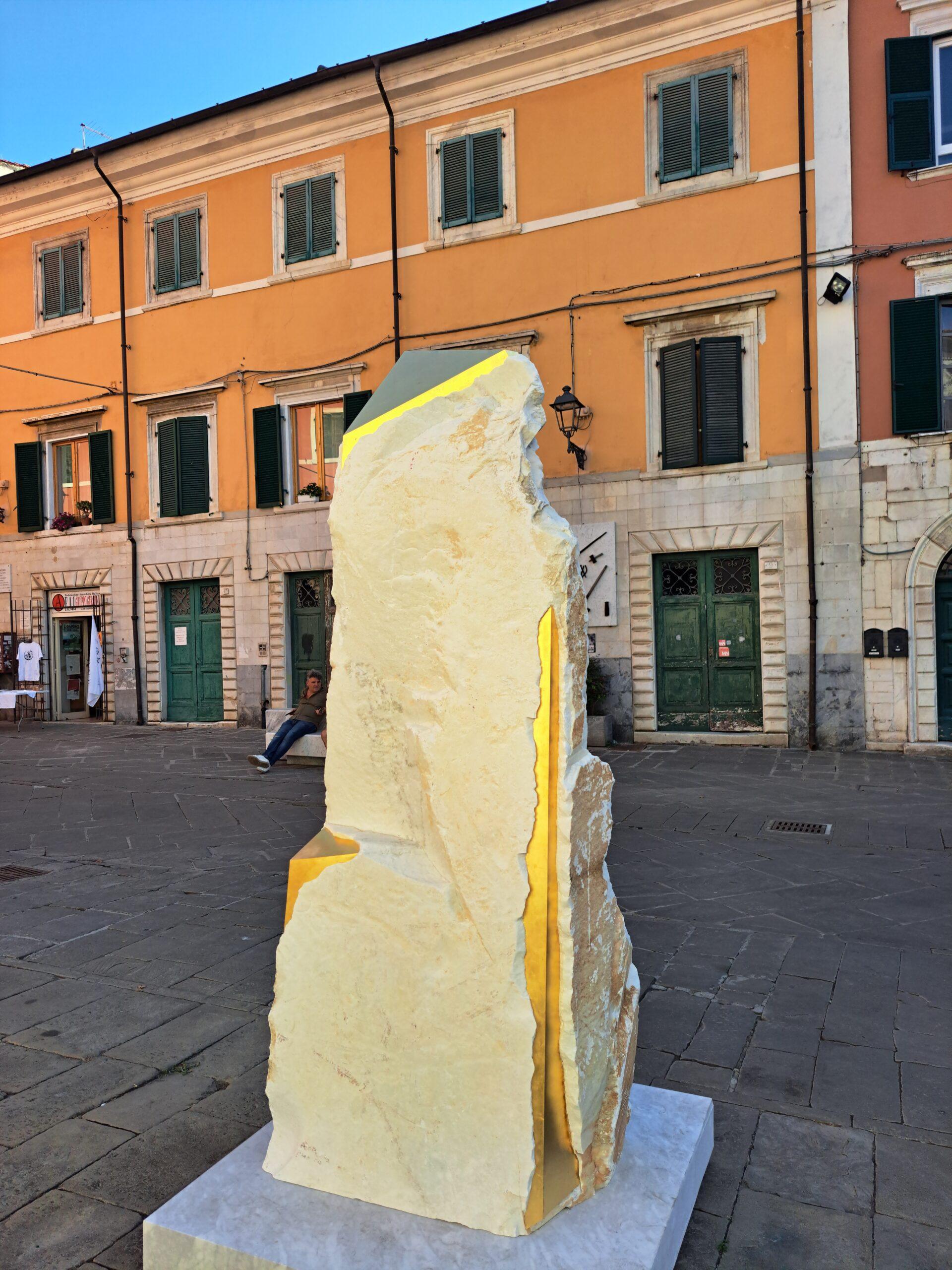 Sezione Aurea-C2 by Mattia Bosco - Monumental sculpture, marble, white, gold For Sale 1