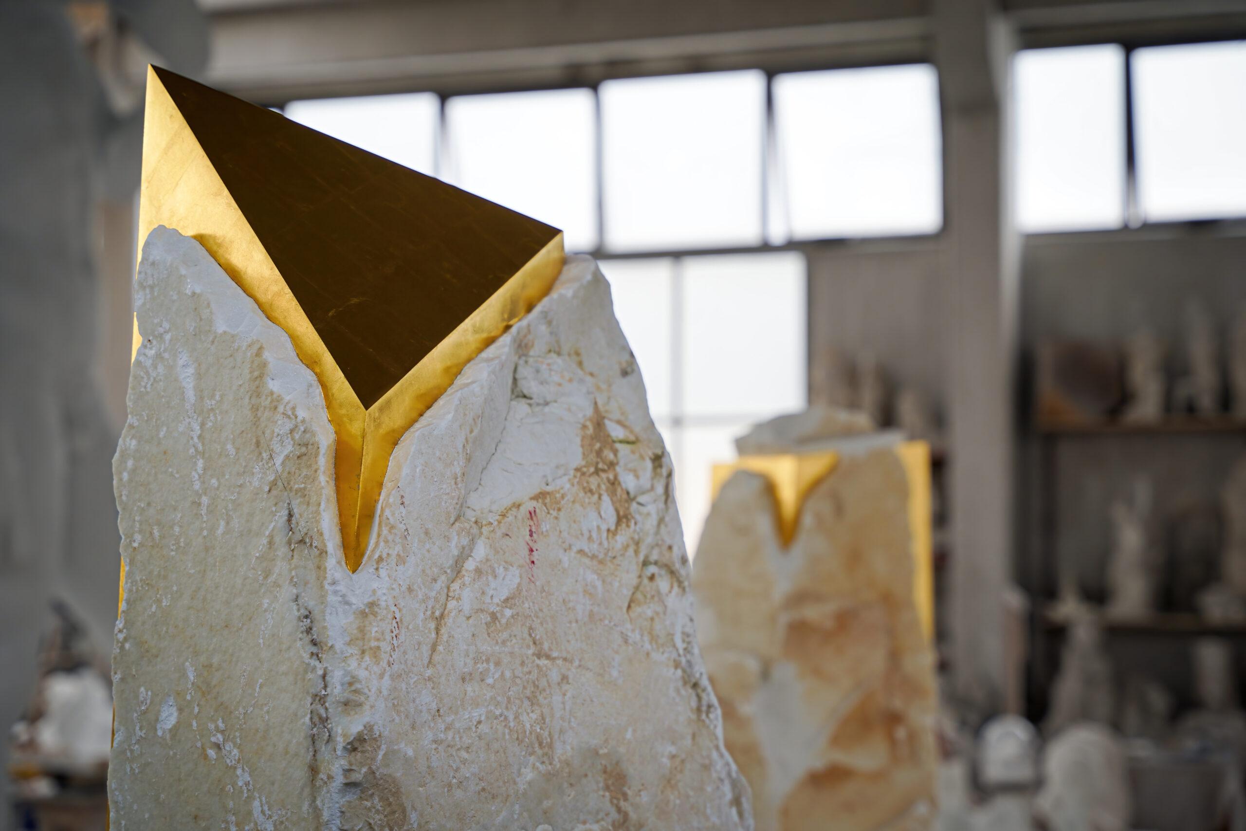 Sezione Aurea-C2 by Mattia Bosco - Monumental sculpture, marble, white, gold  5
