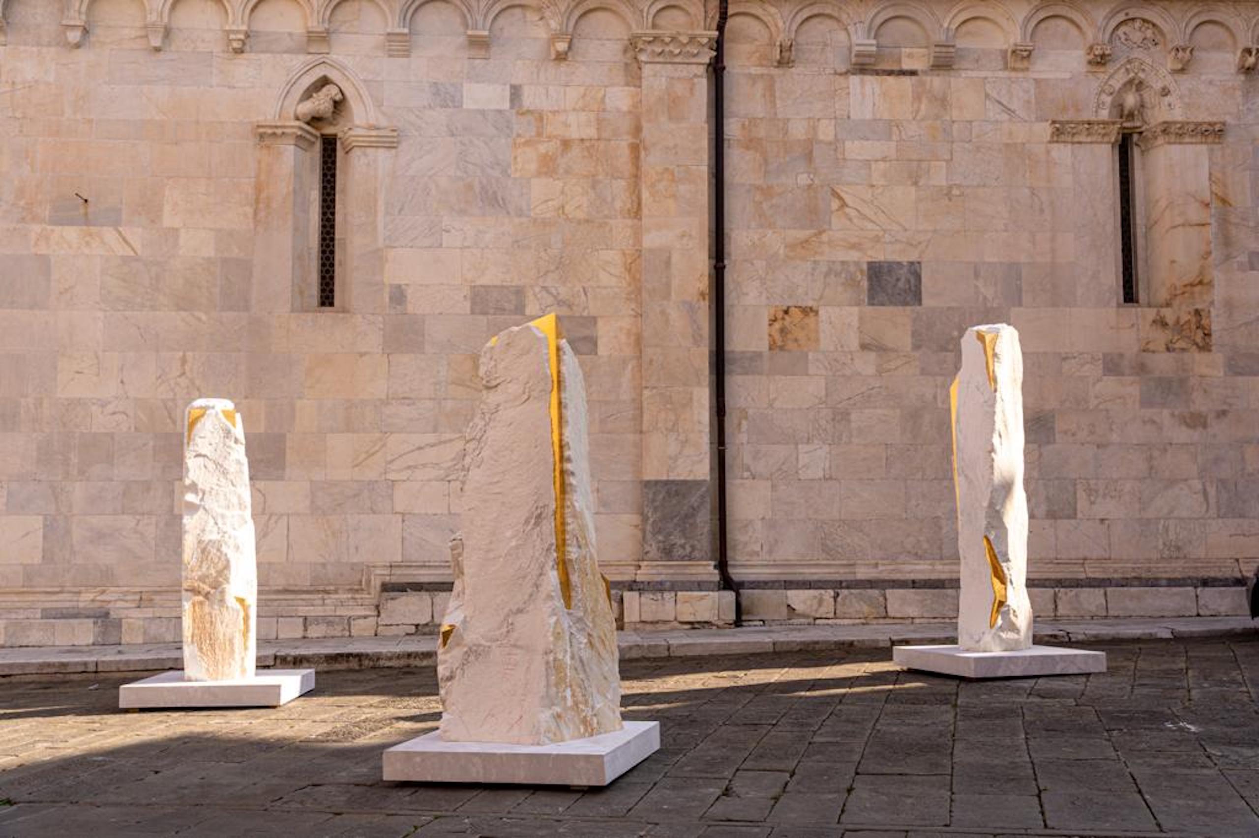 Sezione Aurea-C3 by Mattia Bosco - Monumental sculpture, marble, white, gold  6