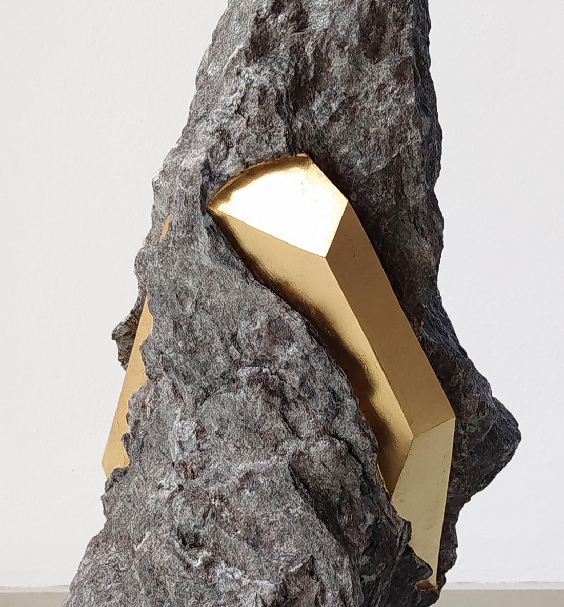 SW1 de Mattia Bosco - Sculpture abstraite en marbre, feuille d'or, Palissandro noir en vente 3