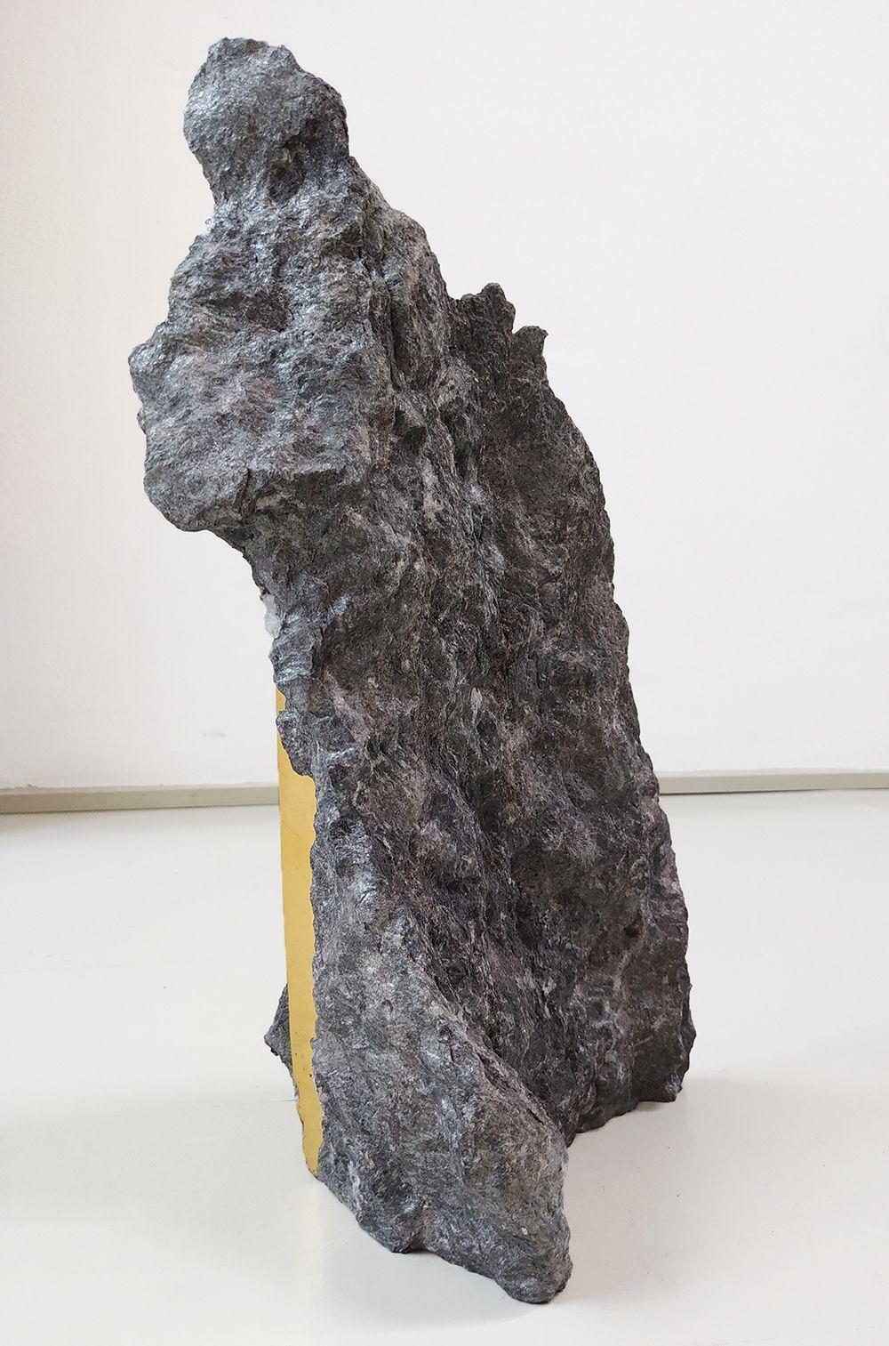 SW9 von Mattia Bosco – Abstrakte Skulptur, Marmor und Blattgold im Angebot 1