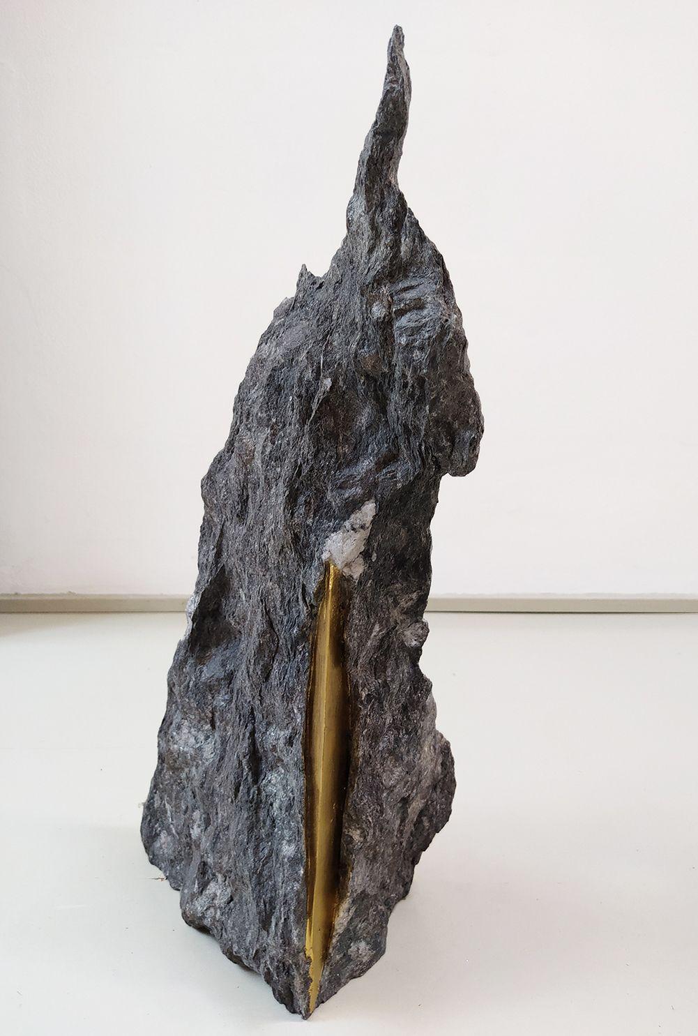 SW9 von Mattia Bosco – Abstrakte Skulptur, Marmor und Blattgold im Angebot 2