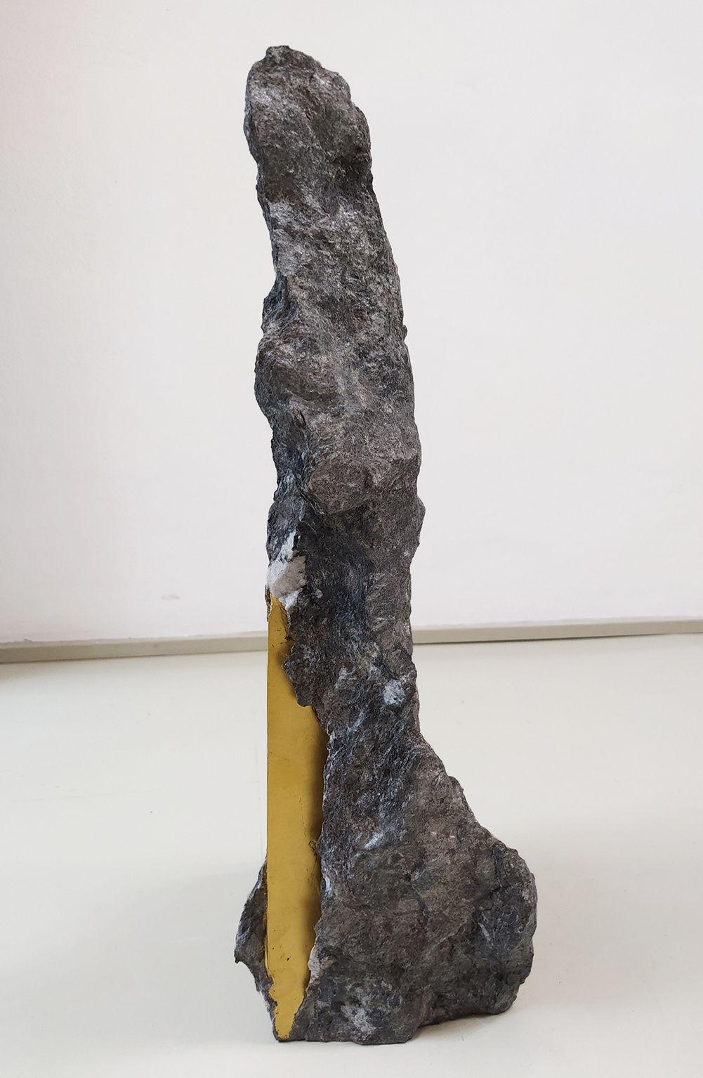 SW9 von Mattia Bosco – Abstrakte Skulptur, Marmor und Blattgold im Angebot 3