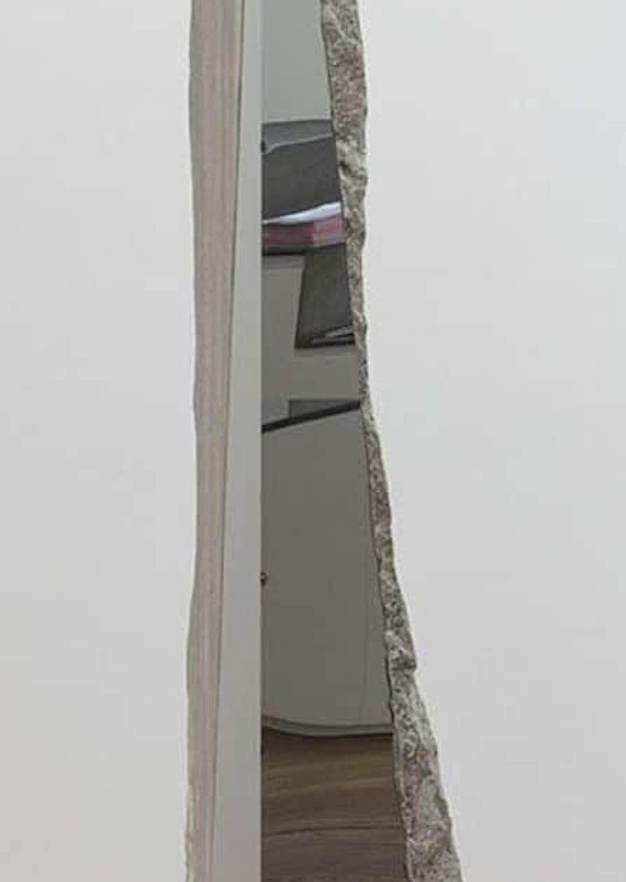 Sin título IV de Mattia Bosco - Escultura de gran tamaño, mármol, acero inoxidable en venta 2