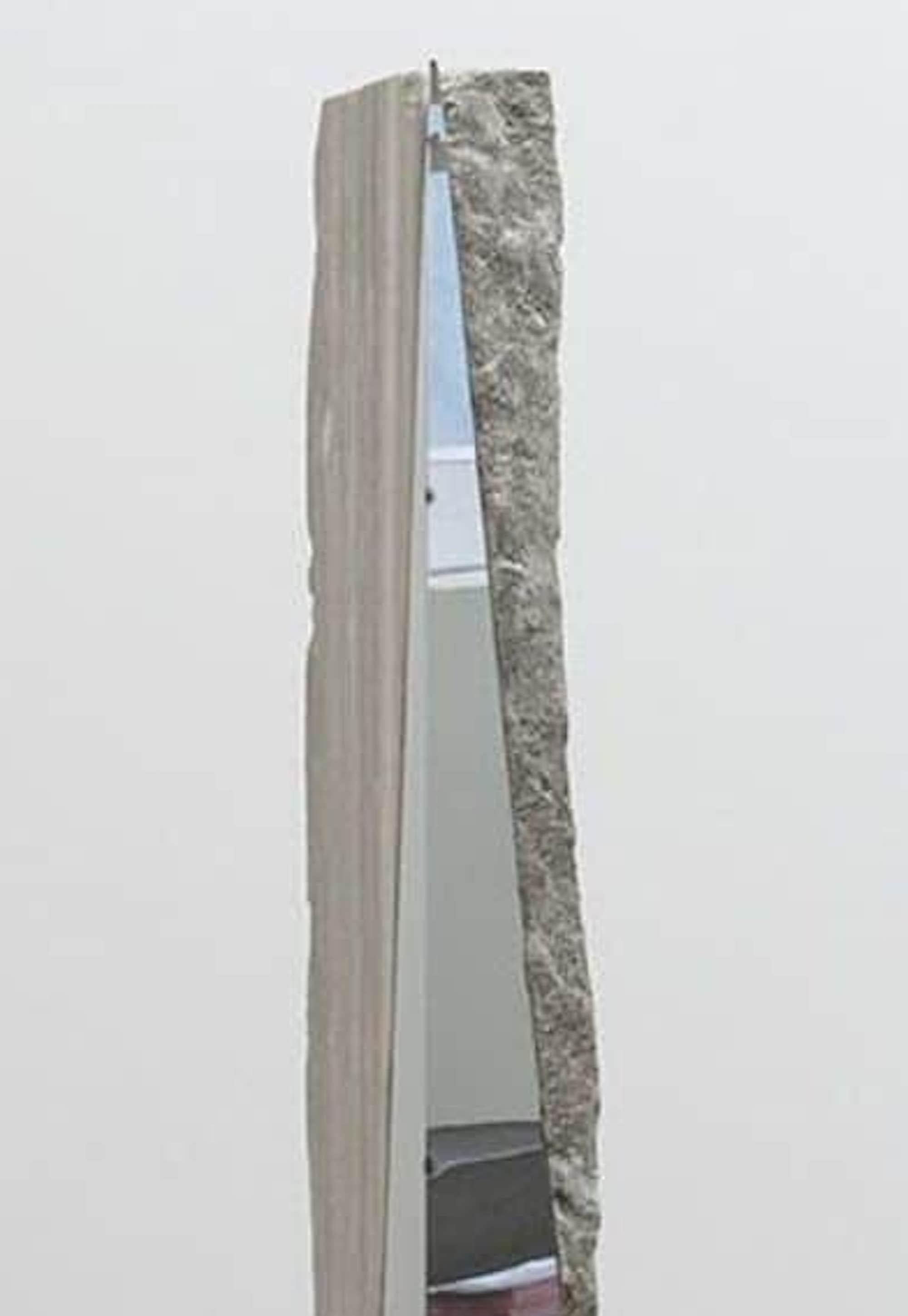 Sin título IV de Mattia Bosco - Escultura de gran tamaño, mármol, acero inoxidable en venta 4