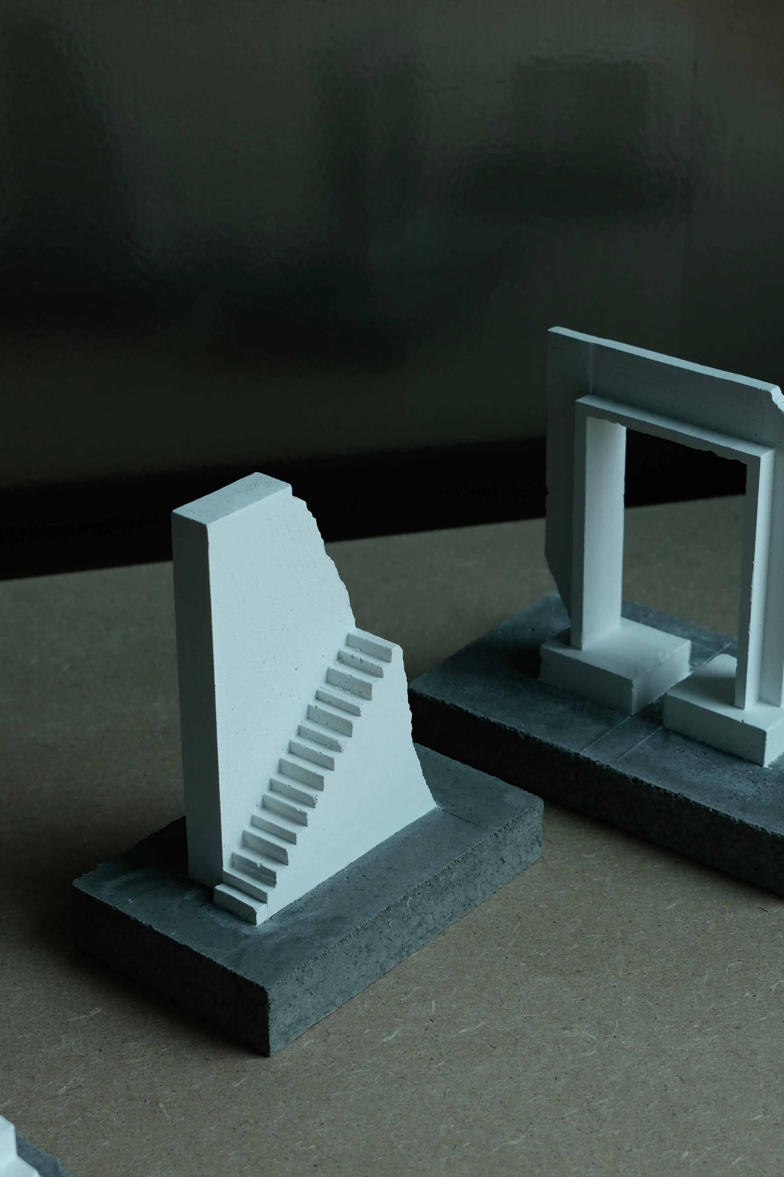 Sculpture d'escalier architecturale en béton et plâtre, 2021 - « Notre » en vente 1