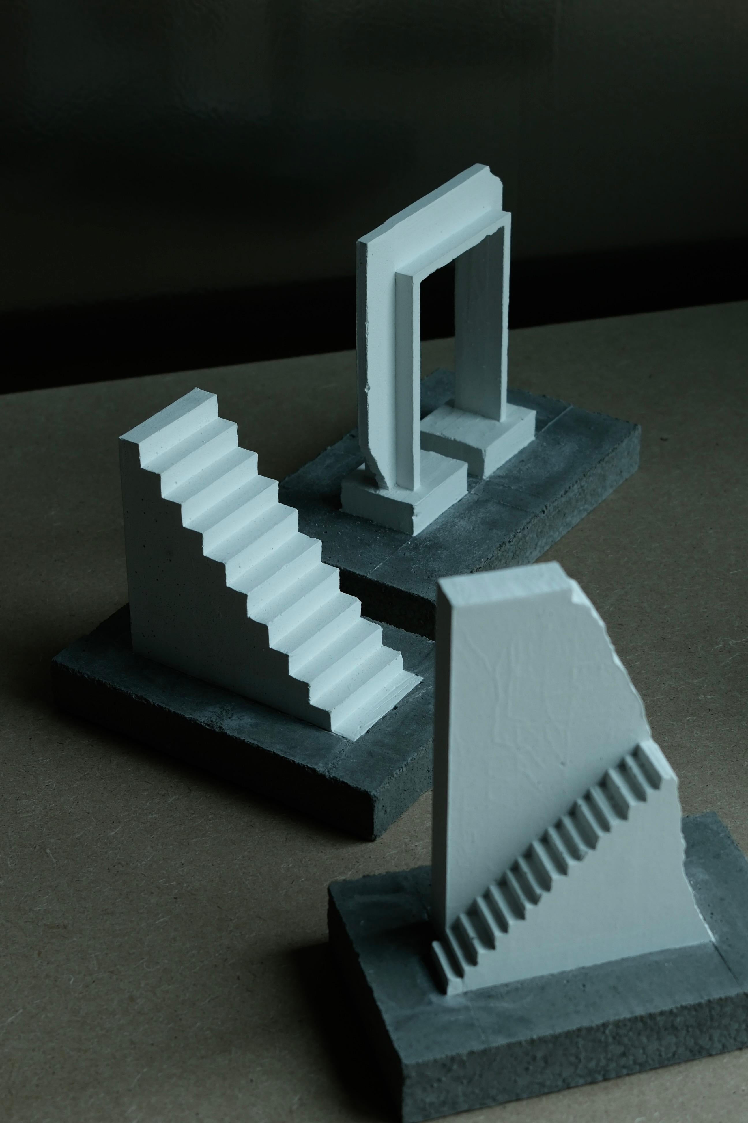 Sculpture d'escalier architecturale en béton et plâtre, 2021 - « Notre » en vente 2