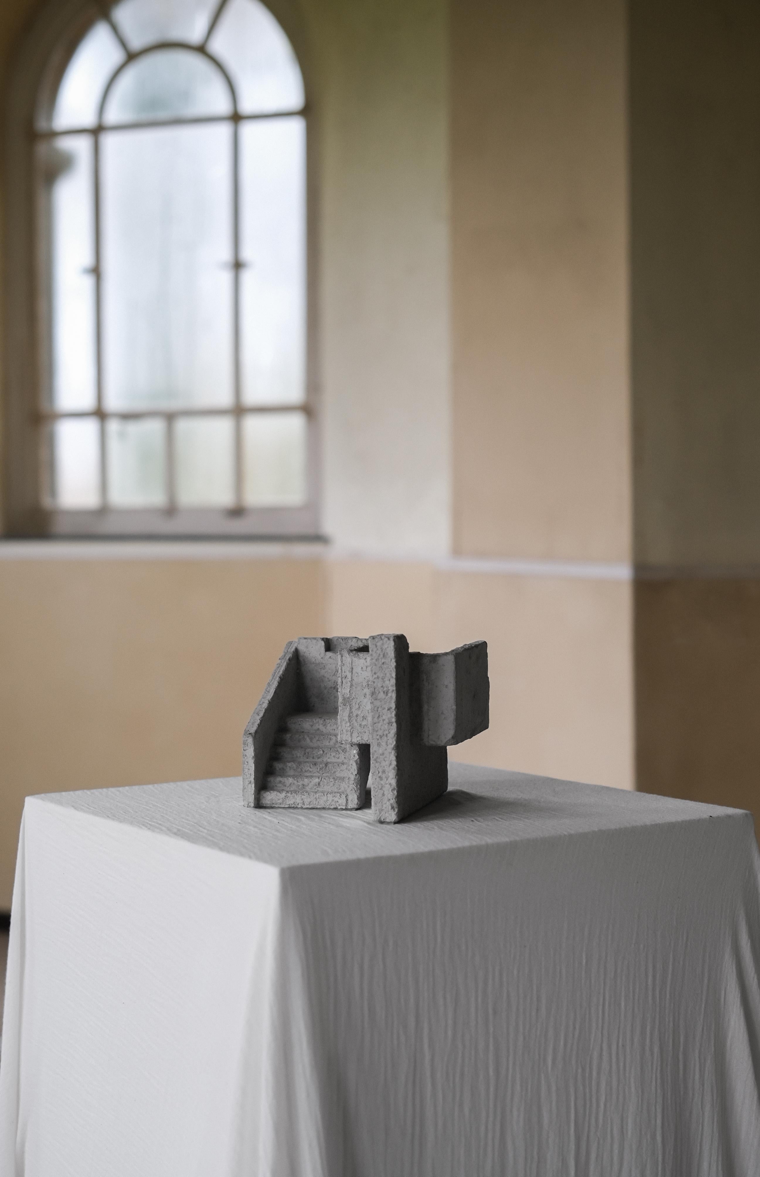 Architektonische Beton-Staircase-Skulptur, 2021 – „Escalier droite droite“ im Angebot 3