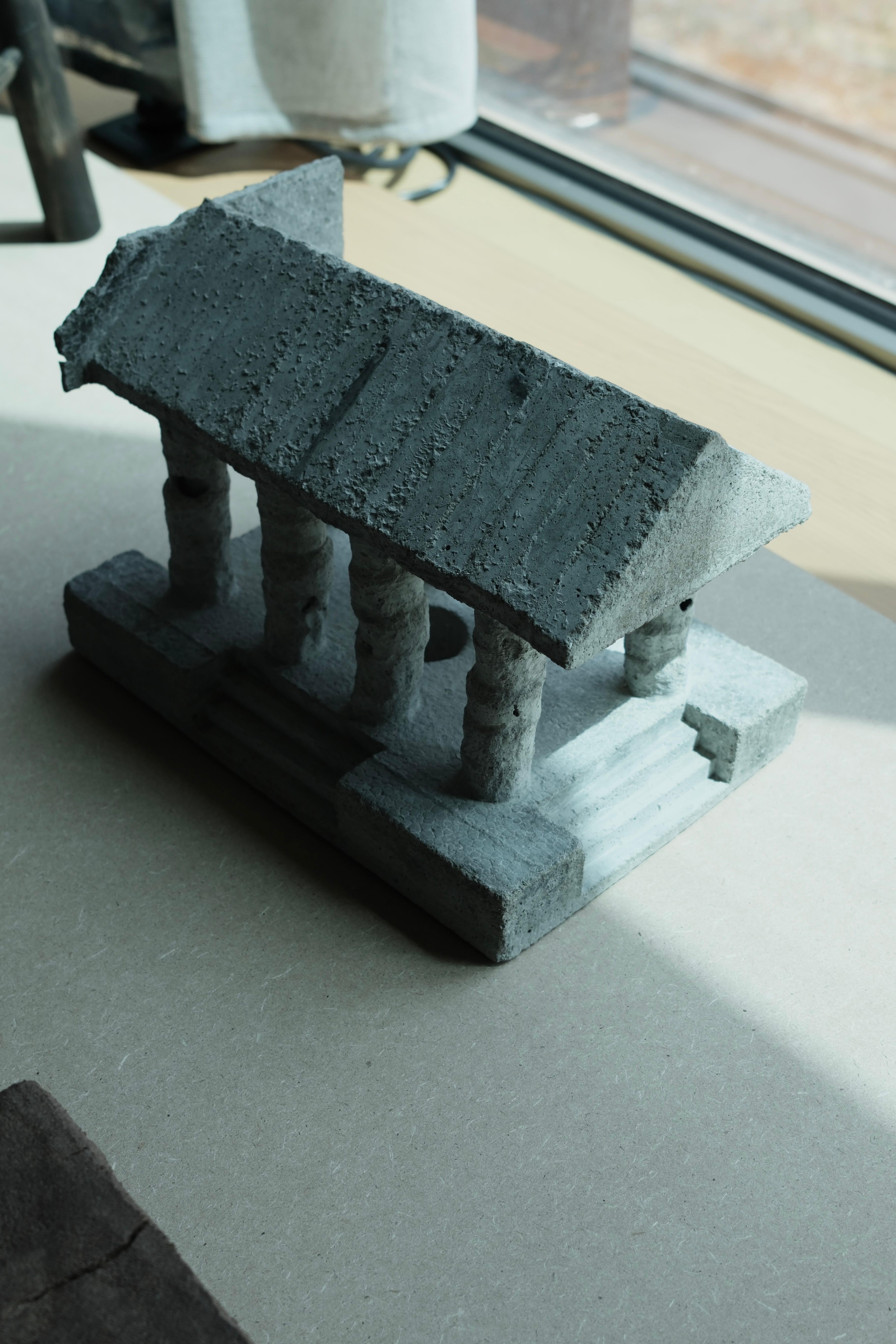 Temple - Contemporary Sculpture by Mattia Listowski