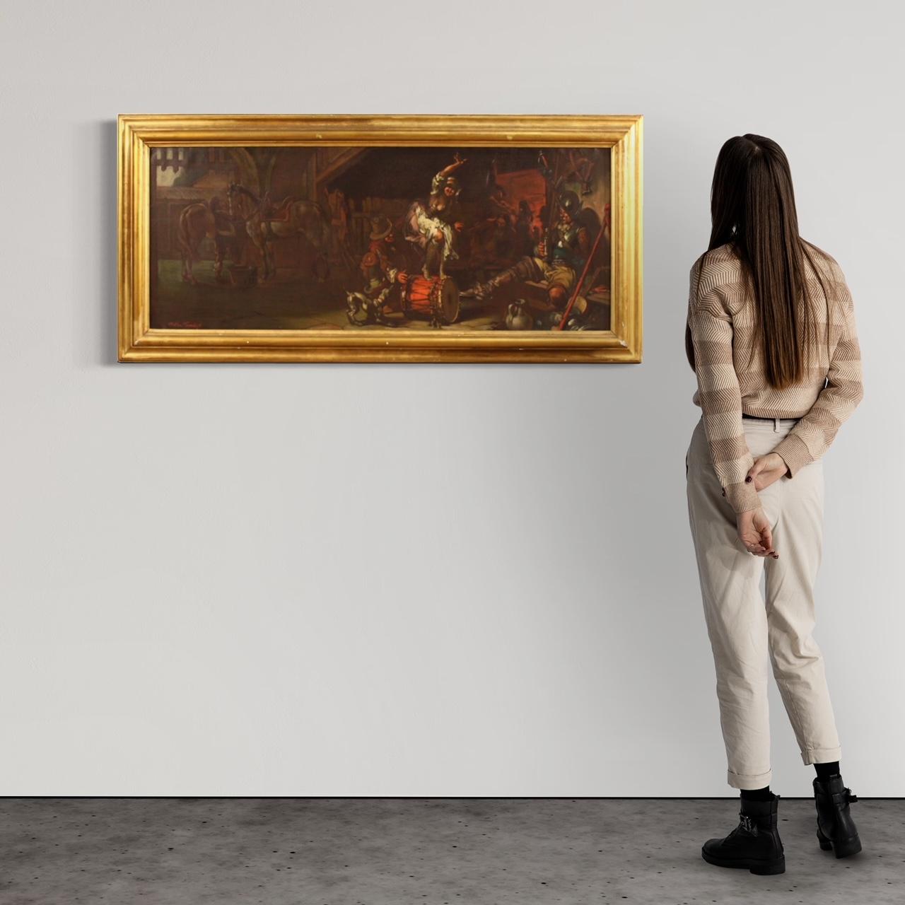 Peinture italienne de la première moitié du XXe siècle. Peinture à l'huile sur toile, première toile, représentant une taverne dans le style du XVIIIe siècle avec des personnages et des chevaux. Très agréable tableau signé dans le coin inférieur