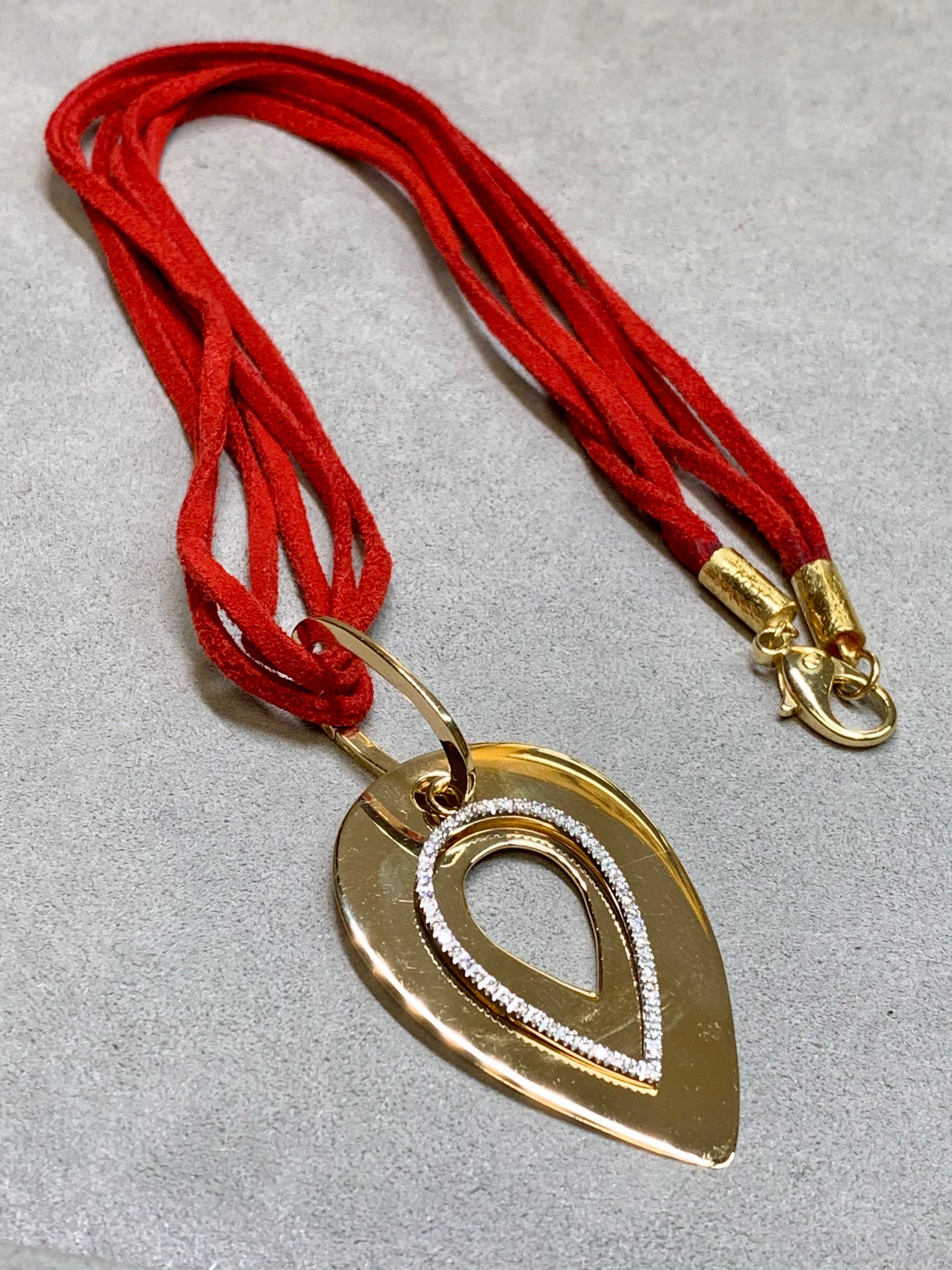 Mattioli Collier pendentif poire en or jaune 18K avec diamants sur cuir rouge 21