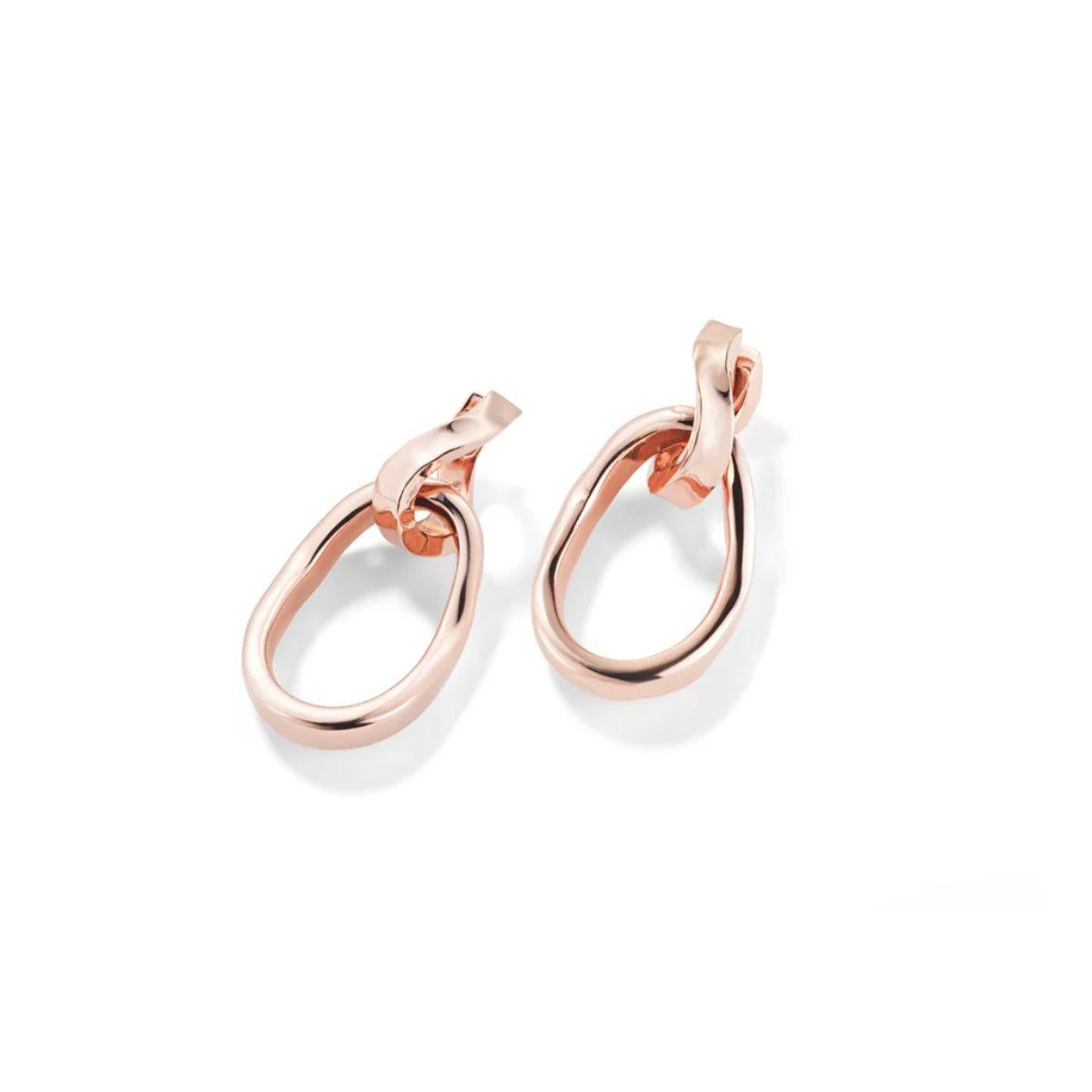 Mattioli Aspis Ohrringe aus gehämmertem Roségold

Produktionszeit 4-5 Wochen

ASPIS-SAMMLUNG
Die hypnotisierenden Bewegungen einer im Sand kriechenden Schlange werden in den gehämmerten 18-karätigen Goldketten und -armbändern von Aspis meisterhaft