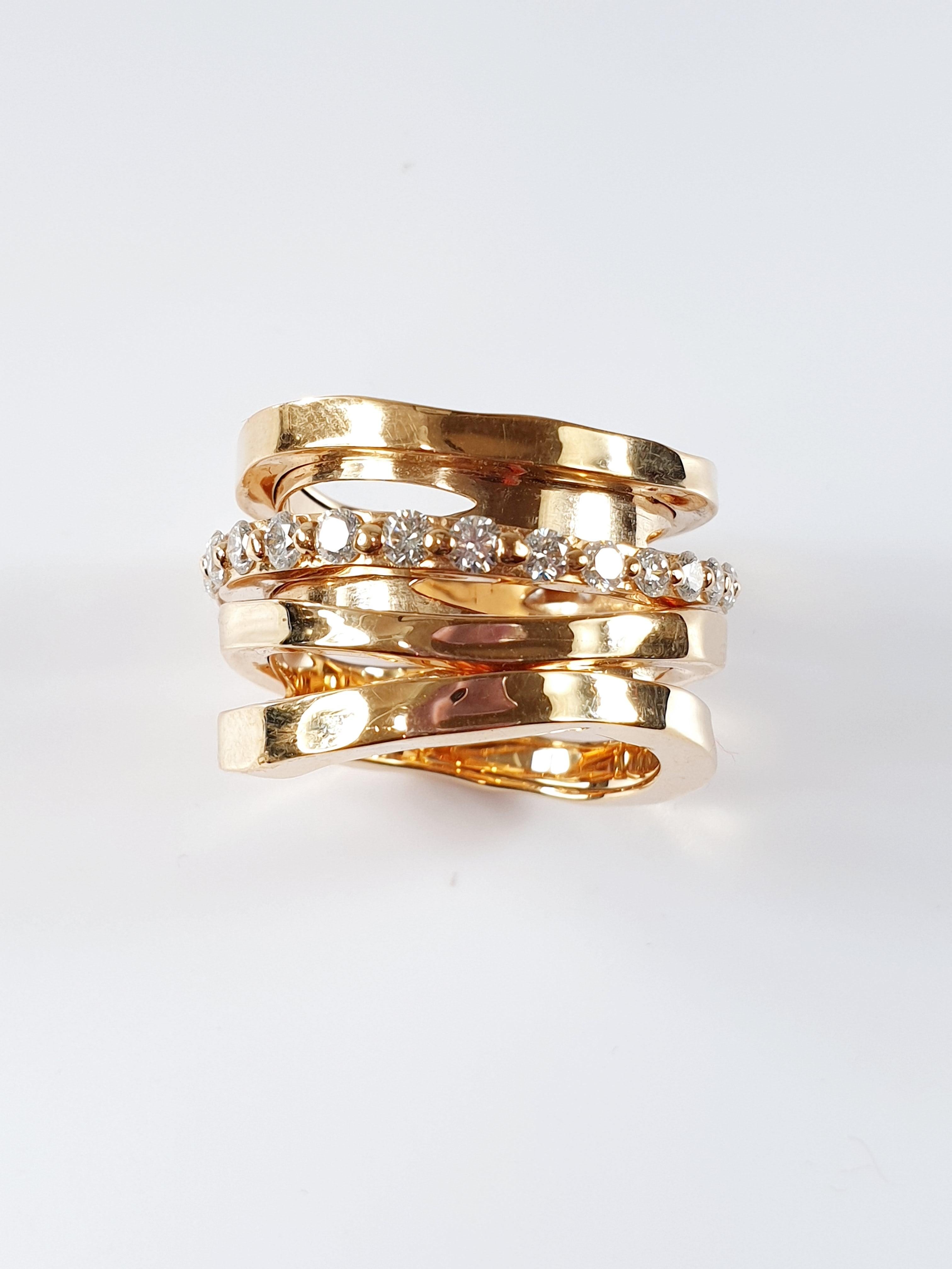 For Sale:  Mattioli Aspis Spinner Ring in Rose Gold w/Hammered External Bands in Rose Gold 2