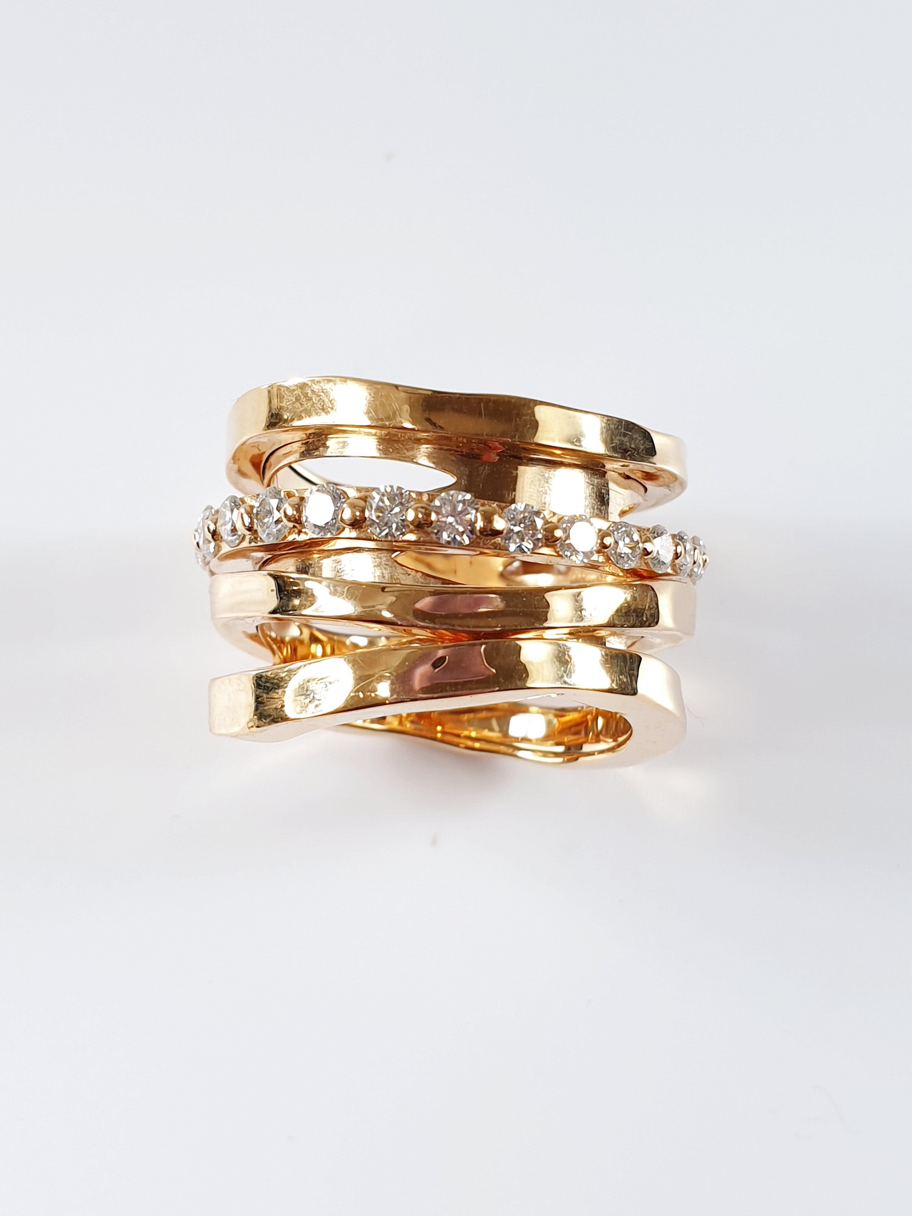 For Sale:  Mattioli Aspis Spinner Ring in Rose Gold w/Hammered External Bands in Rose Gold 3