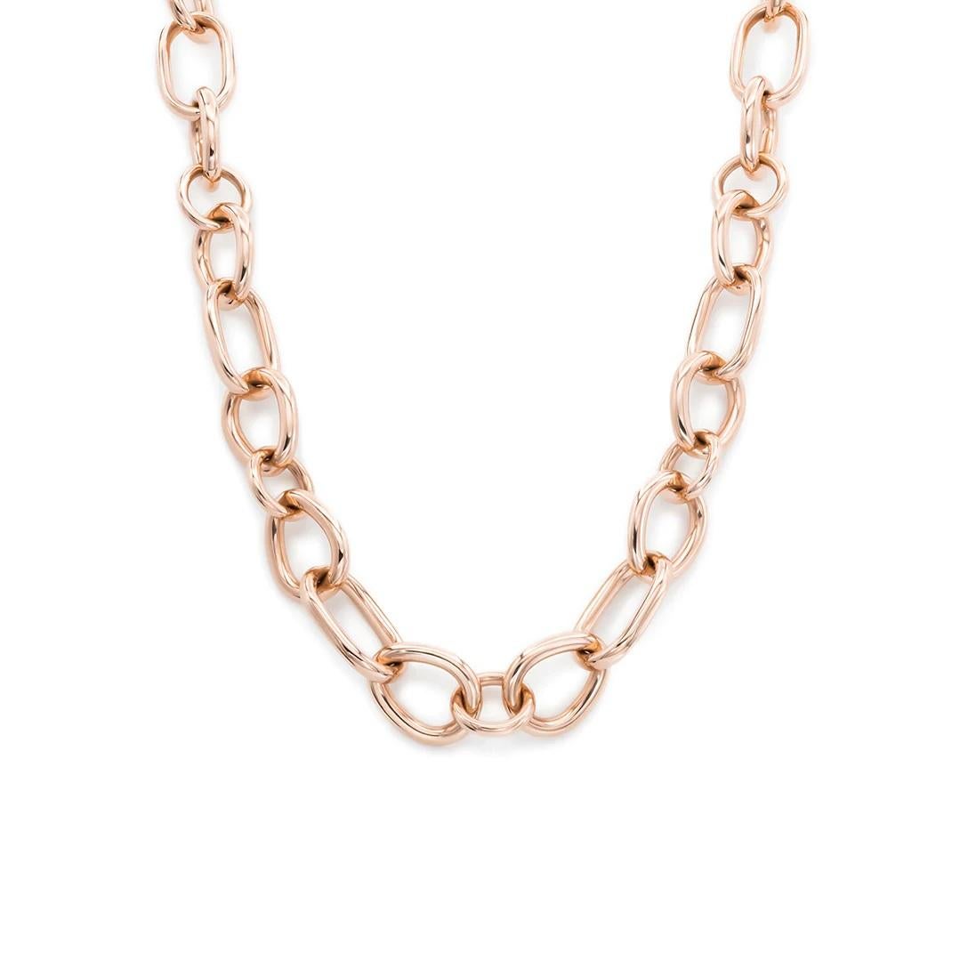 Gocce necklace in 18k rose gold
Measure: 50 cm

ASPIS COLLECTION
Bold jewelries in 18k gold with a viperish nature.

The mesmerizing movements of a crawling snake on the sand are masterfully reinvented in Aspis’ hammered 18k gold chains and