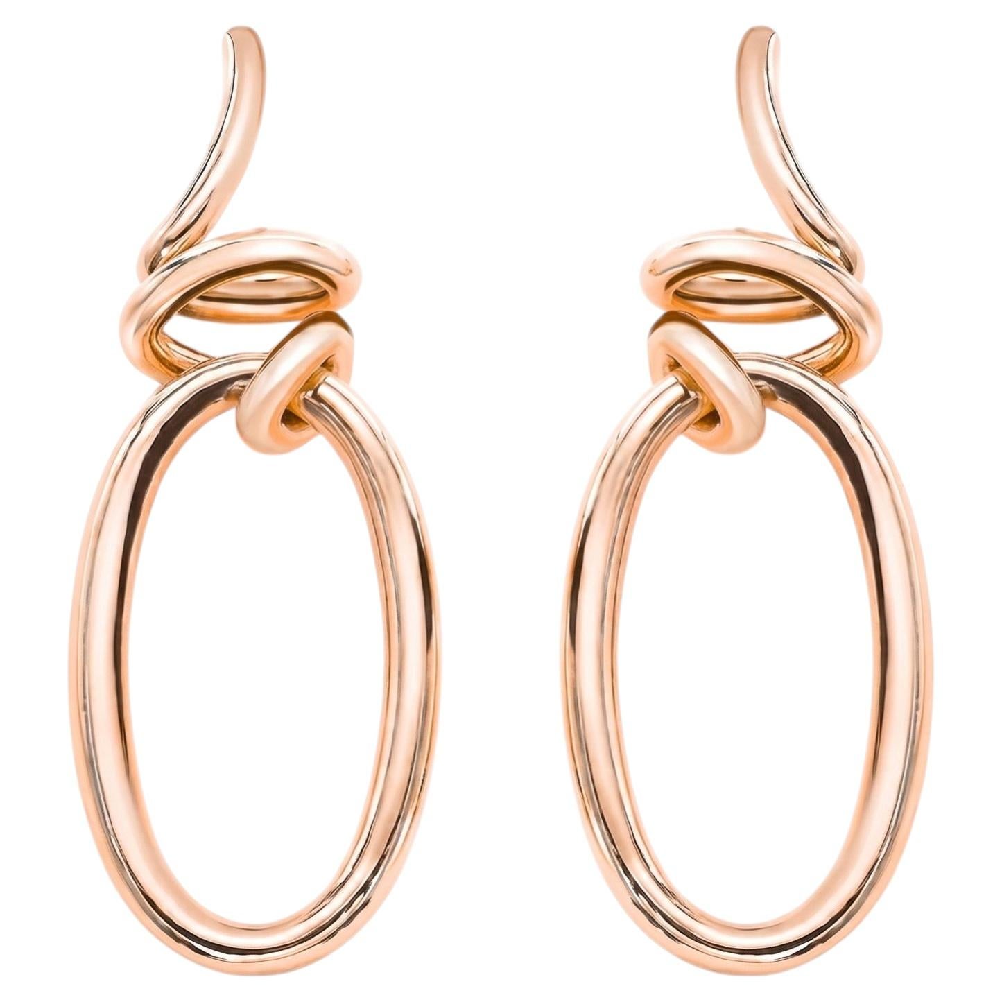 Orecchini pendenti della collezione Hiroko di Mattioli in oro rosa 18 carati