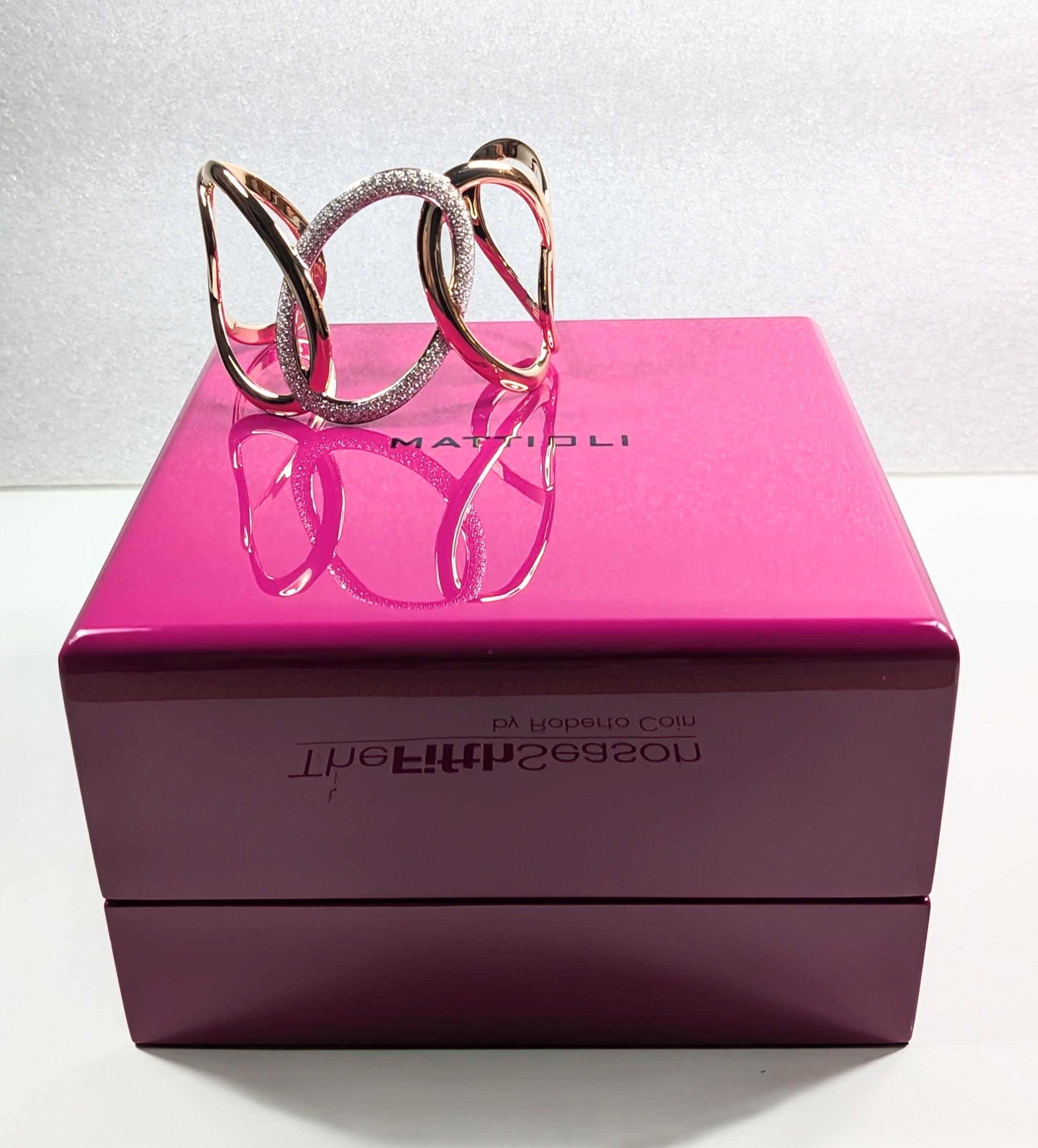 Women's Mattioli Hiroko Cuff in Rose Gold and White  Diamonds For Sale