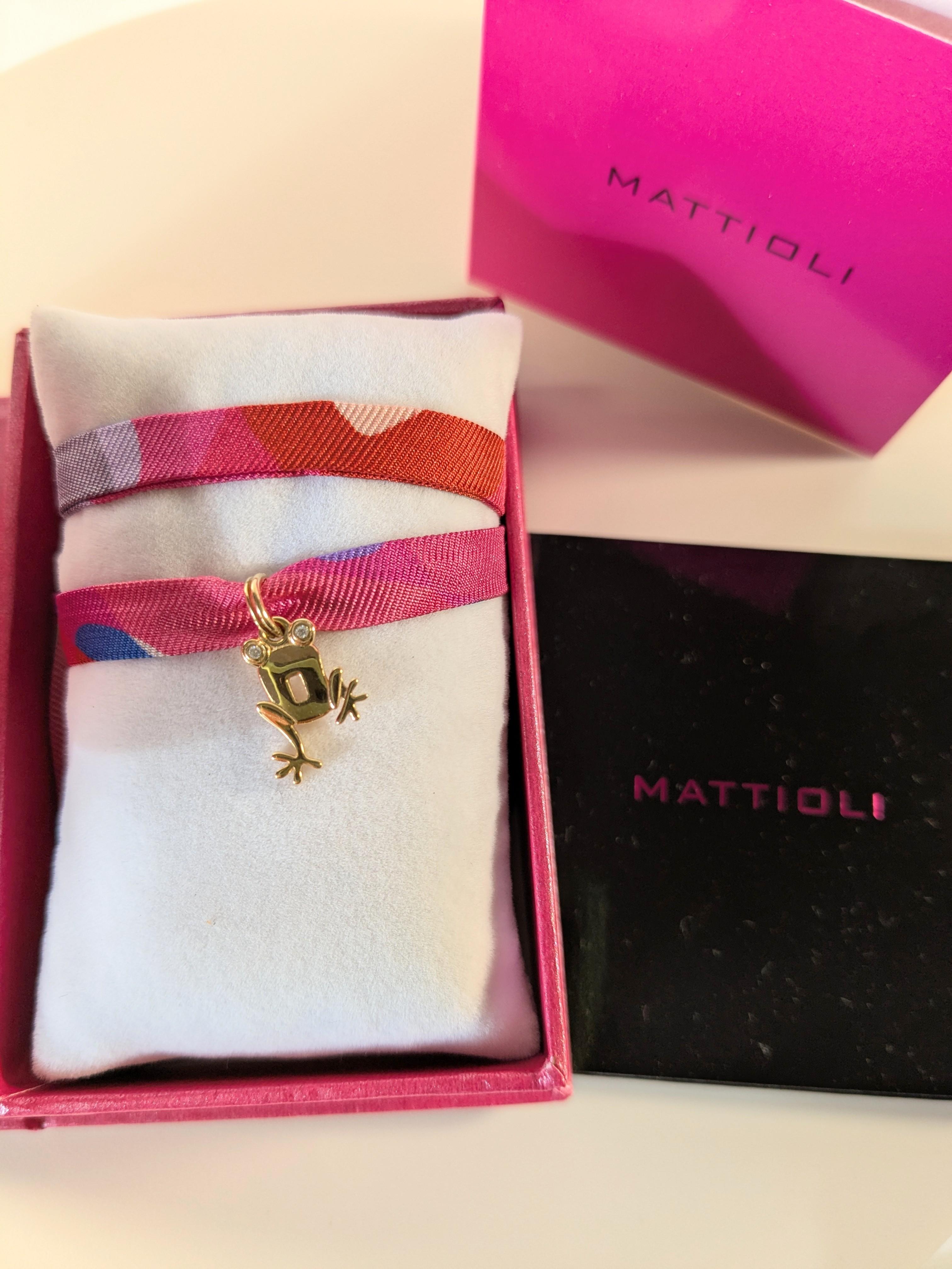 Taglio brillante Mattioli Mini Puzzle Collection Ciondoli Rana Oro giallo 18k e diamanti in vendita