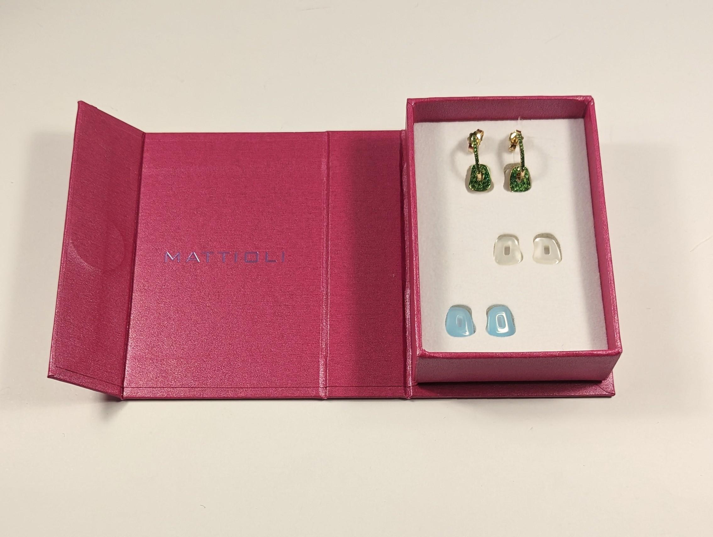 Contemporary Mattioli Mini Puzzle Earrings in Yellow Gold and Tsavorites For Sale