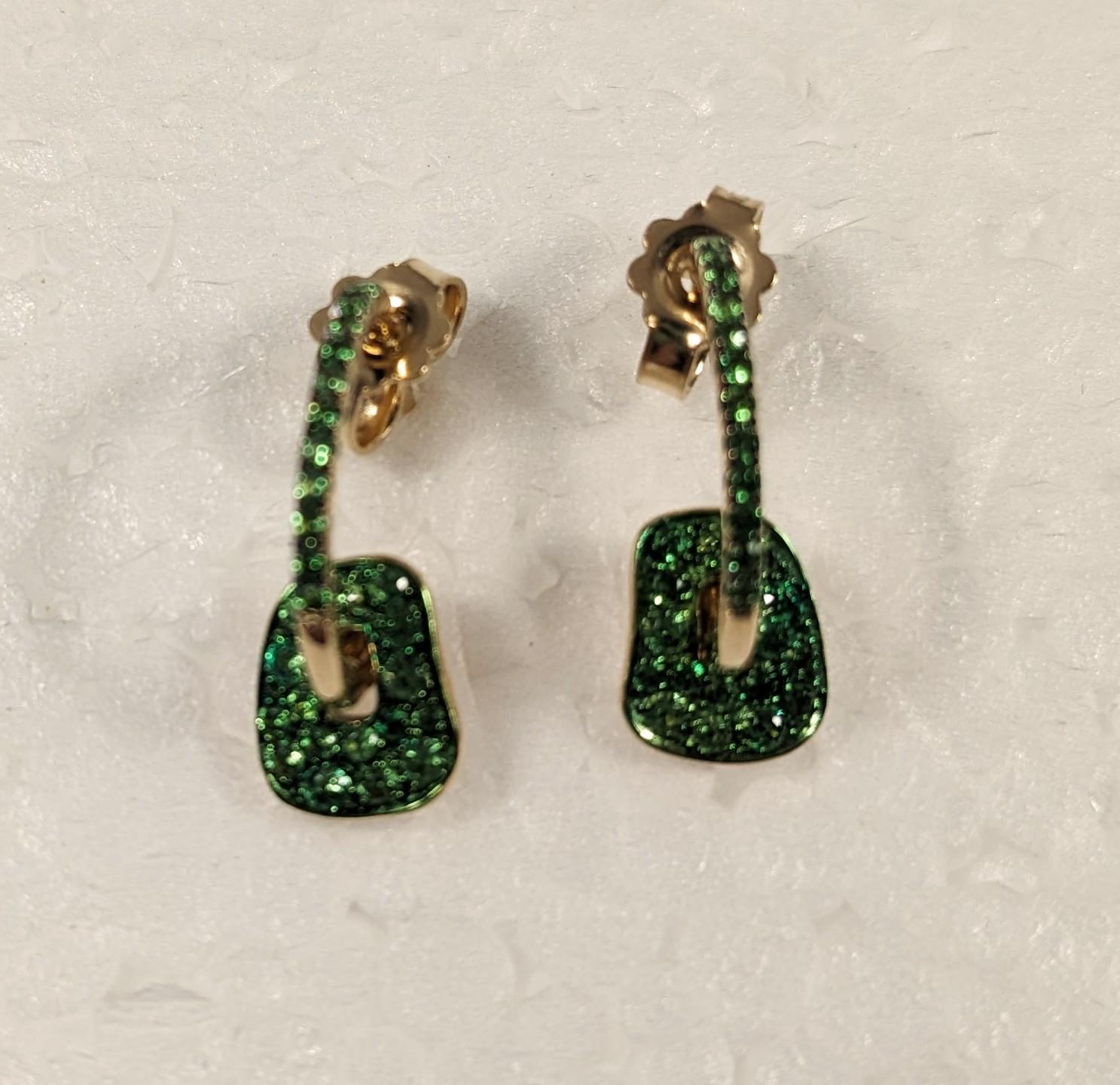 Mattioli Mini Puzzle Earrings in Yellow Gold and Tsavorites In New Condition For Sale In Bilbao, ES