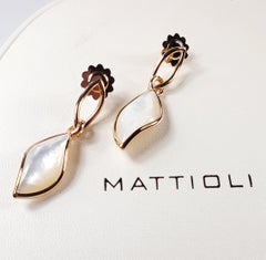 Mattioli Navettes Pair Earrings in 18 K Rose Gold and Mother of Pearl
