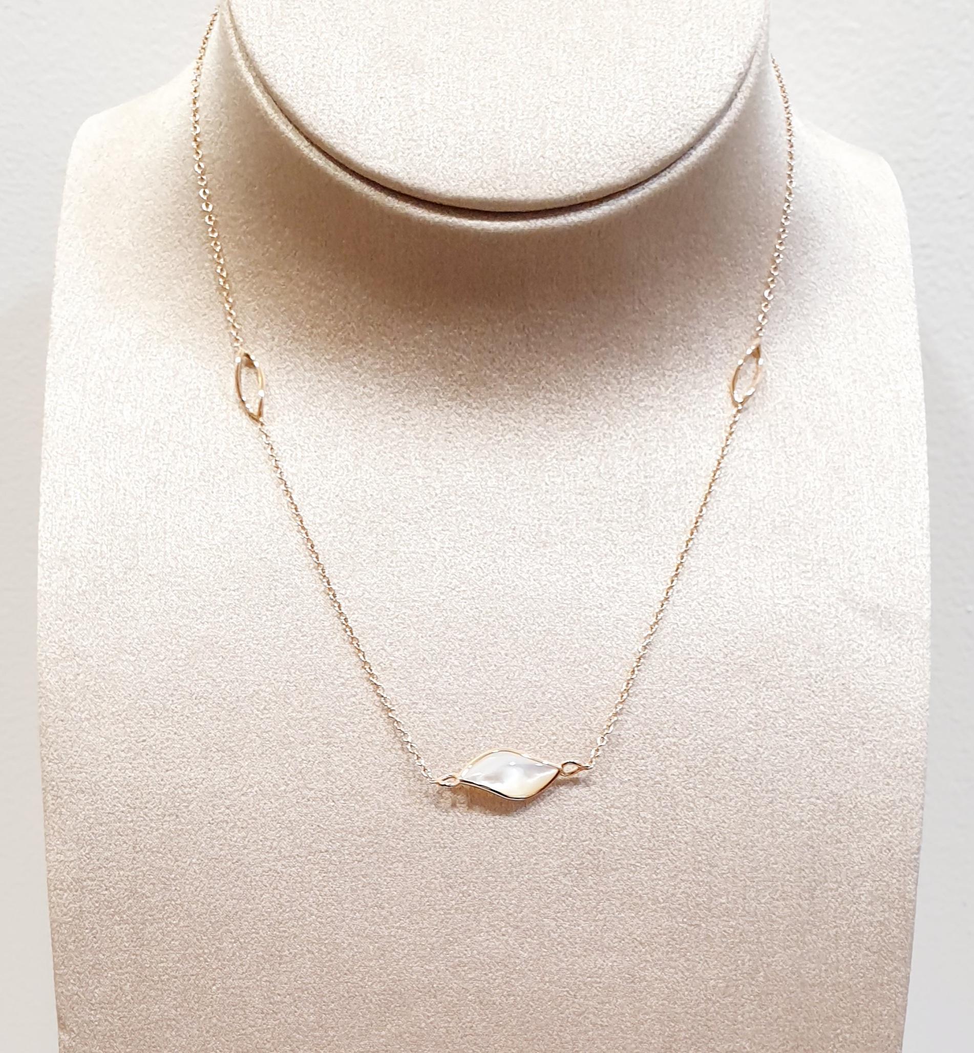 Mattioli Collier Navettes Sautoir en or rose 18 carats et nacre naturelle en vente 2