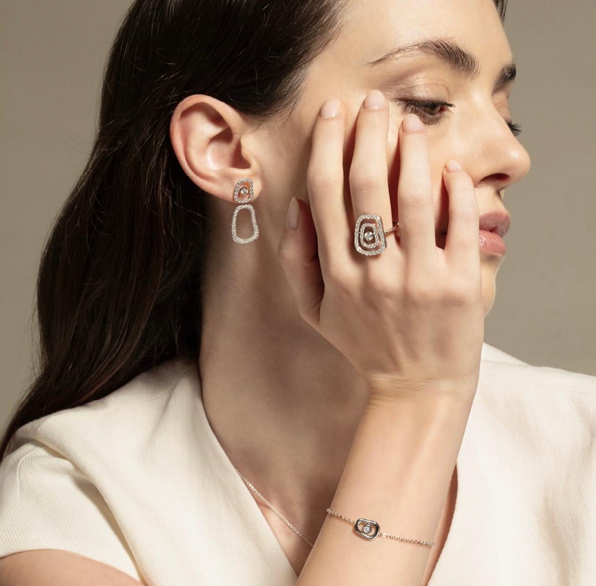 Brilliant Cut Mattioli Puzzle Diamonds Ring in 18k white gold with white diamonds For Sale