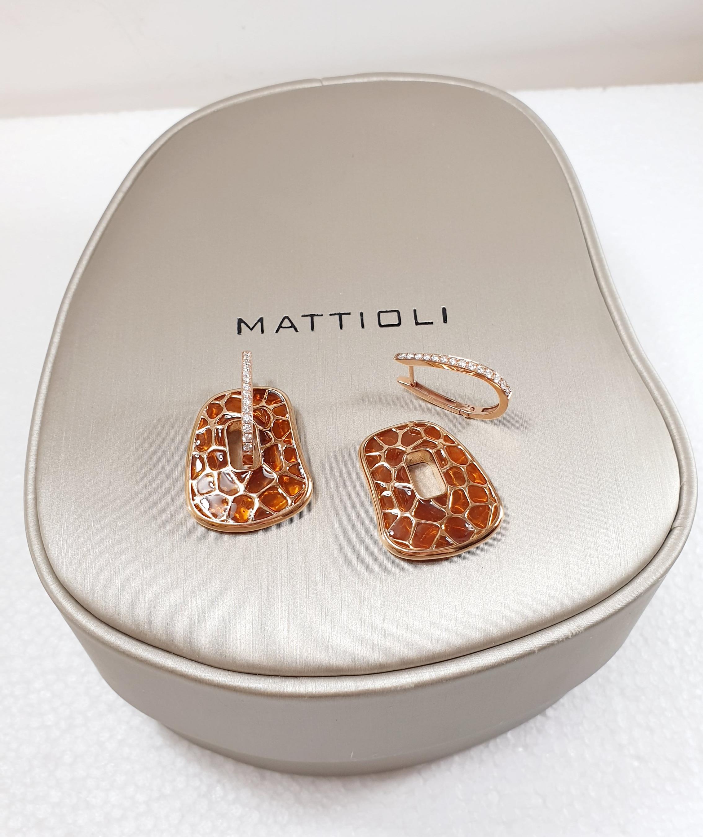 Brilliant Cut Mattioli Puzzle Medium 18 Karat Gold Earrings Brown Enamel White Diamonds For Sale