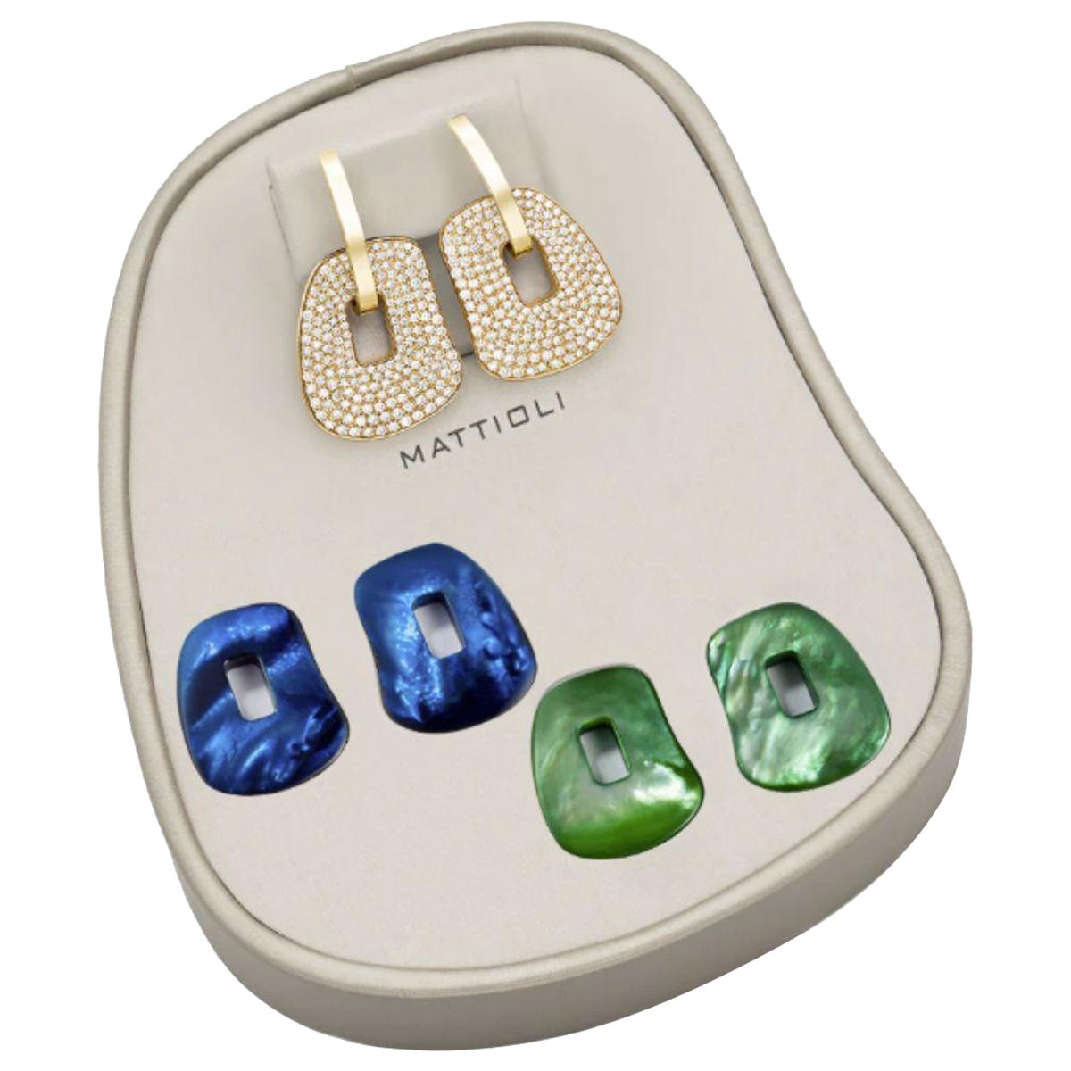 Pendientes Mattioli Puzzle Pavé Caja Mediana Oro Amarillo 18k y Diamantes Blancos