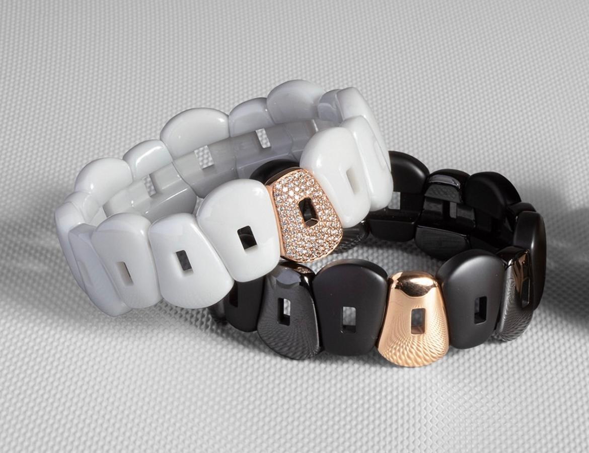 Uncut Mattioli Puzzle White Ceramic Bracelet  and one puzzle in rose gold color For Sale