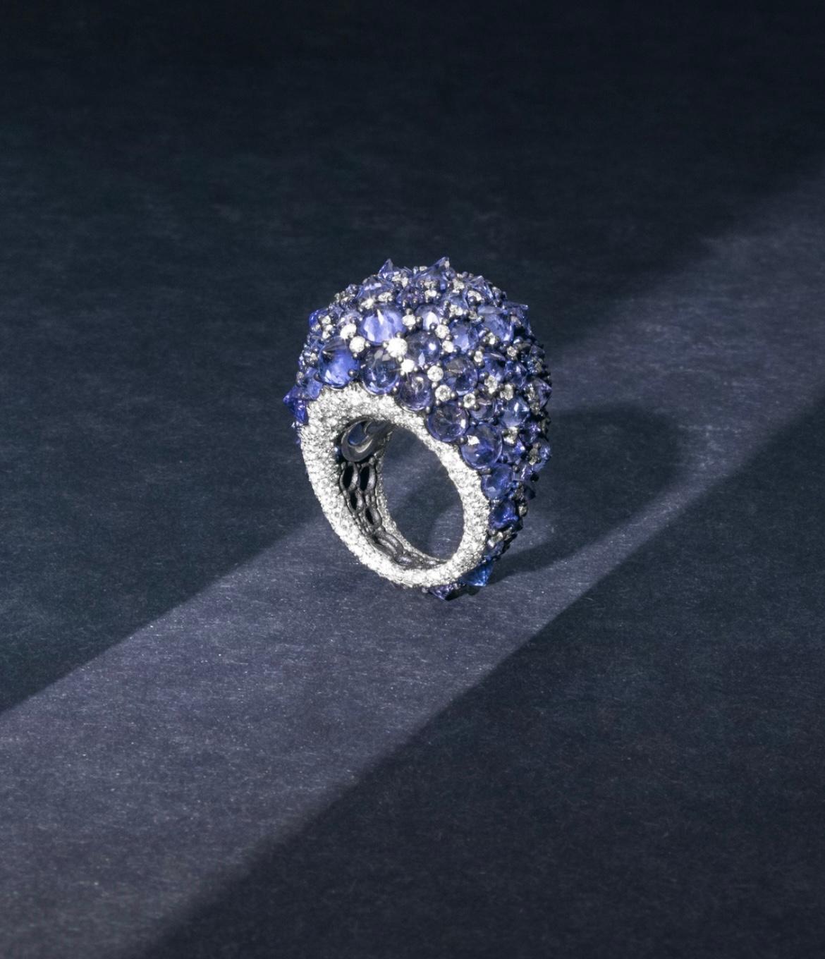 For Sale:  Mattioli Reve_r Medium Ring in Rose Gold, Amethysts and White Diamonds 5