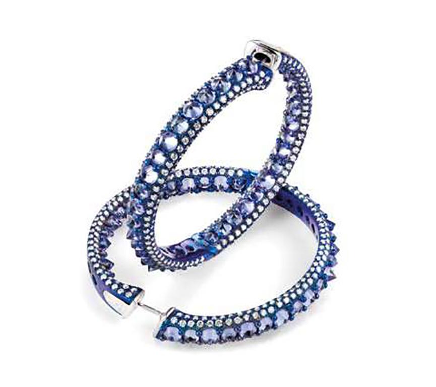 Contemporary Mattioli Reve_r Small Earrings in White Gold, Black and White Diamonds For Sale