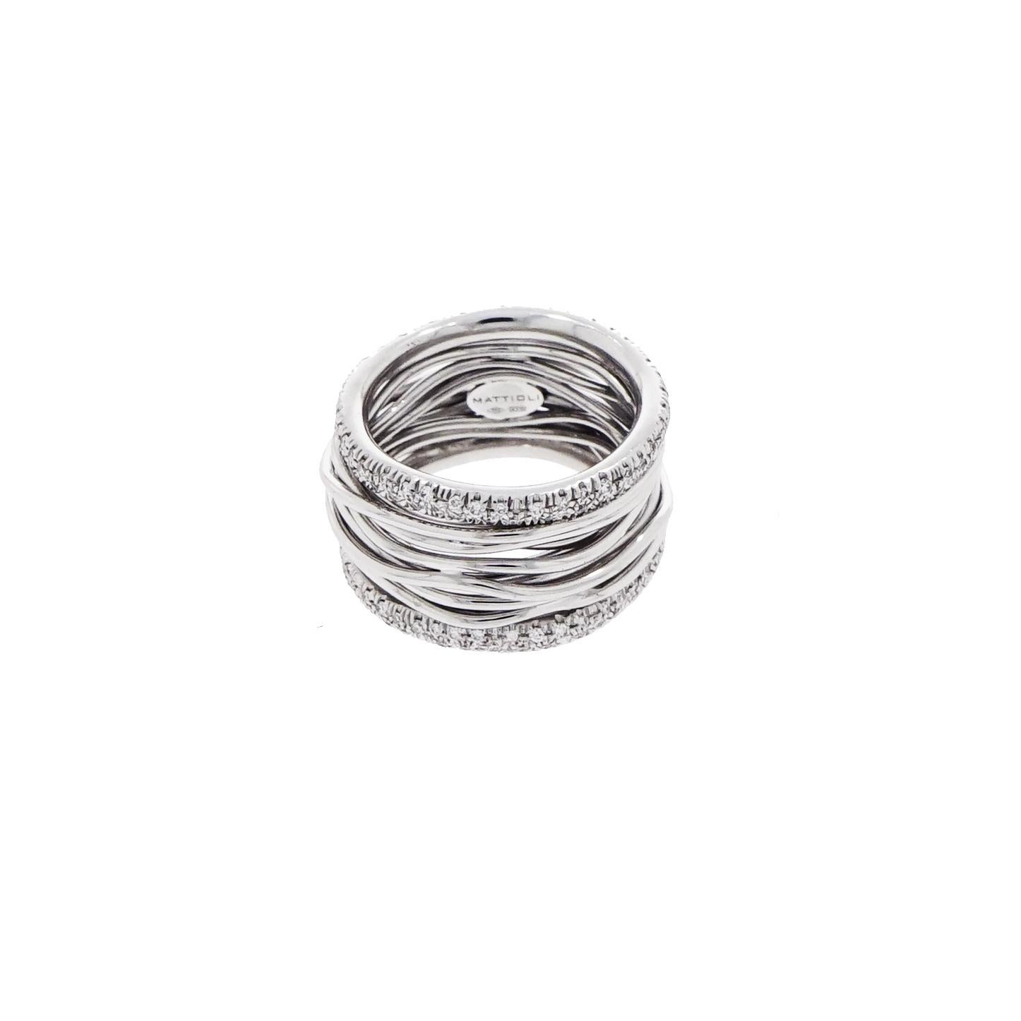 The traditional Himalayan ring is a real story reinterpreted by Mattioli, who called it Tibet in honor of the love legend.
The Tibet Ring is a wish of well being and prosperity added to an invitation to meditate on changes that make every moment