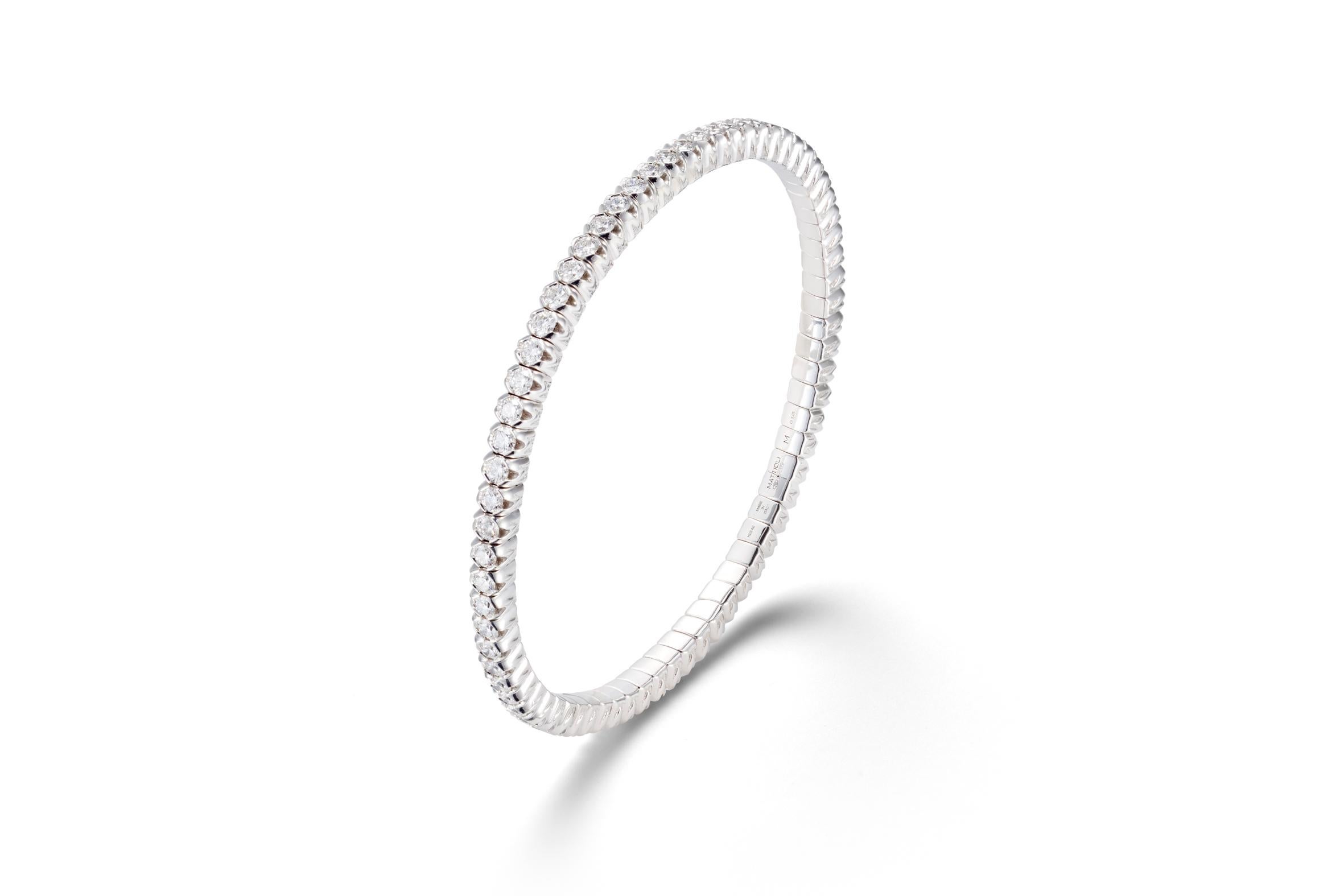 X- BAN
The timeless eternity ring reinterpreted by Mattioli is modern, unique and comfortable and can be perfectly adapted to every woman’s hand. The unique inner expandable mechanism gives the X-Band collection a soft and tailored structure for