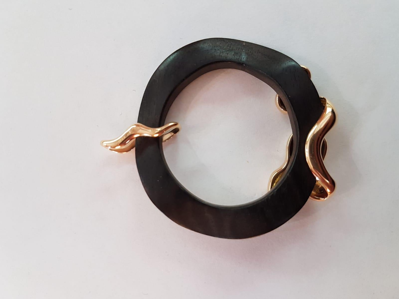 Mattioli Yellow Gold Ebony Snake Pendant Necklace In New Condition In Cosenza, Italia