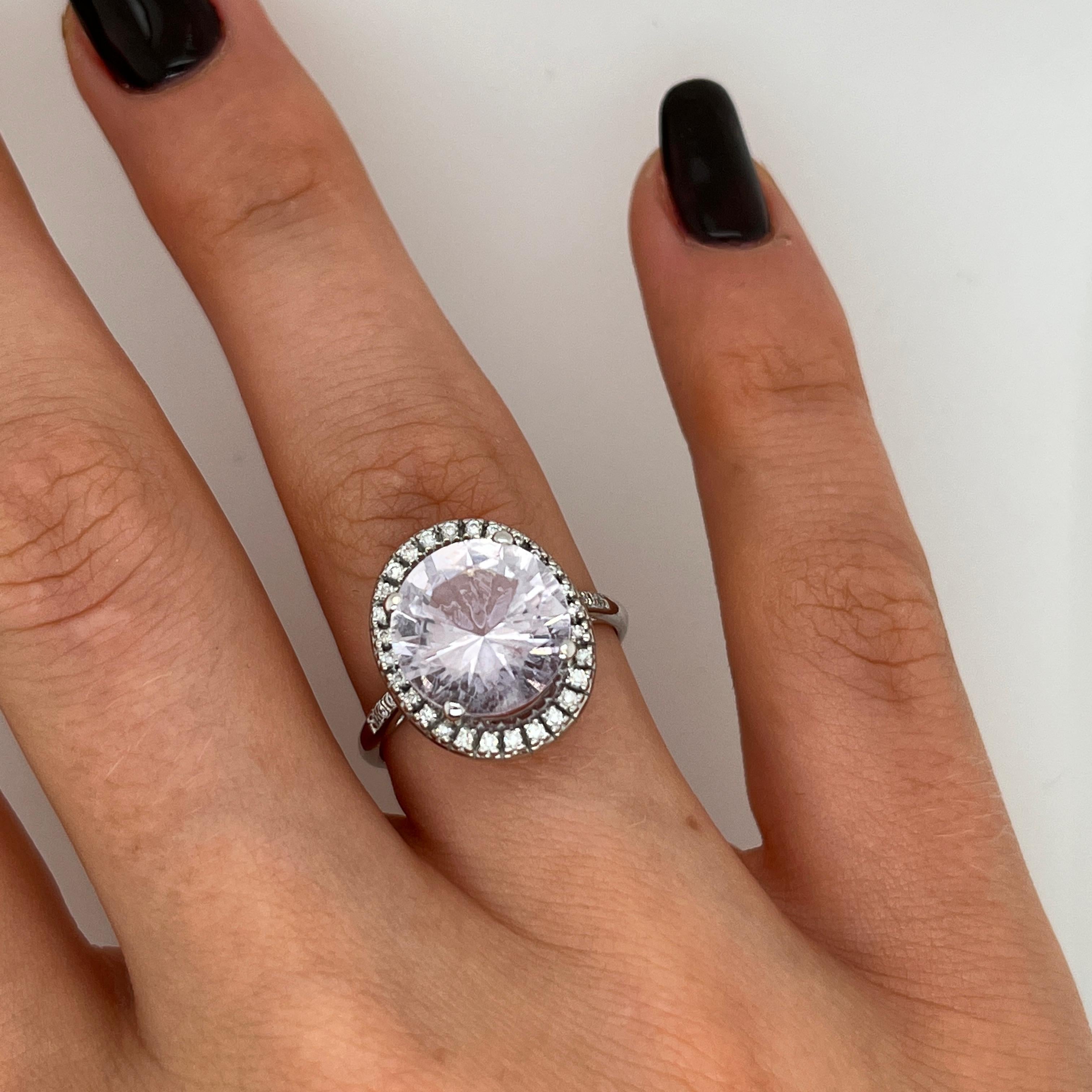 Anello Mauboussin in oro bianco 18 ct - Quarzo rosa e 0,25 ct di diamanti aureolati in vendita 1