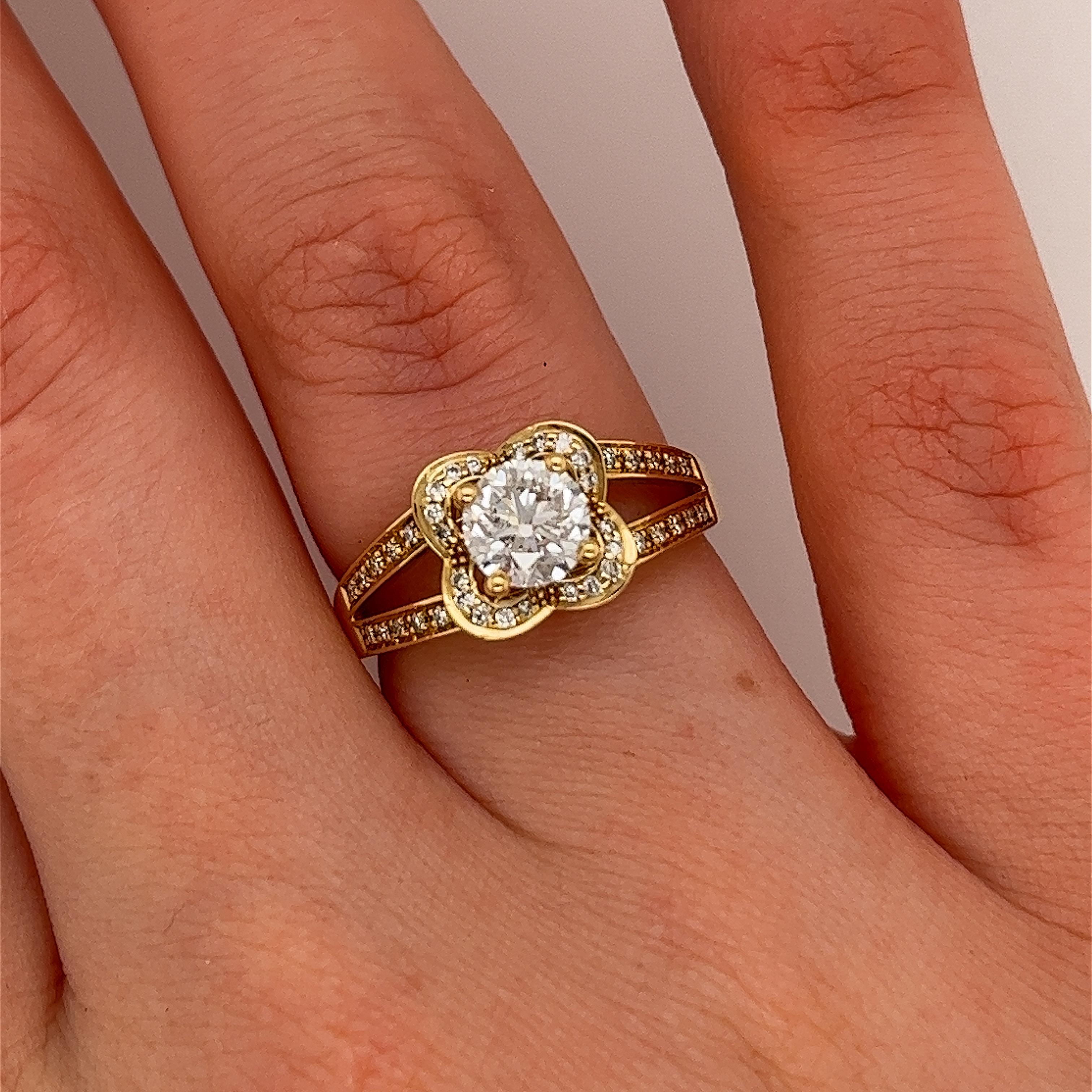 Mauboussin 18ct Yellow Gold Diamond Ring, Set With 0.90ct Gia D/VS1 Diamond In Excellent Condition For Sale In London, GB