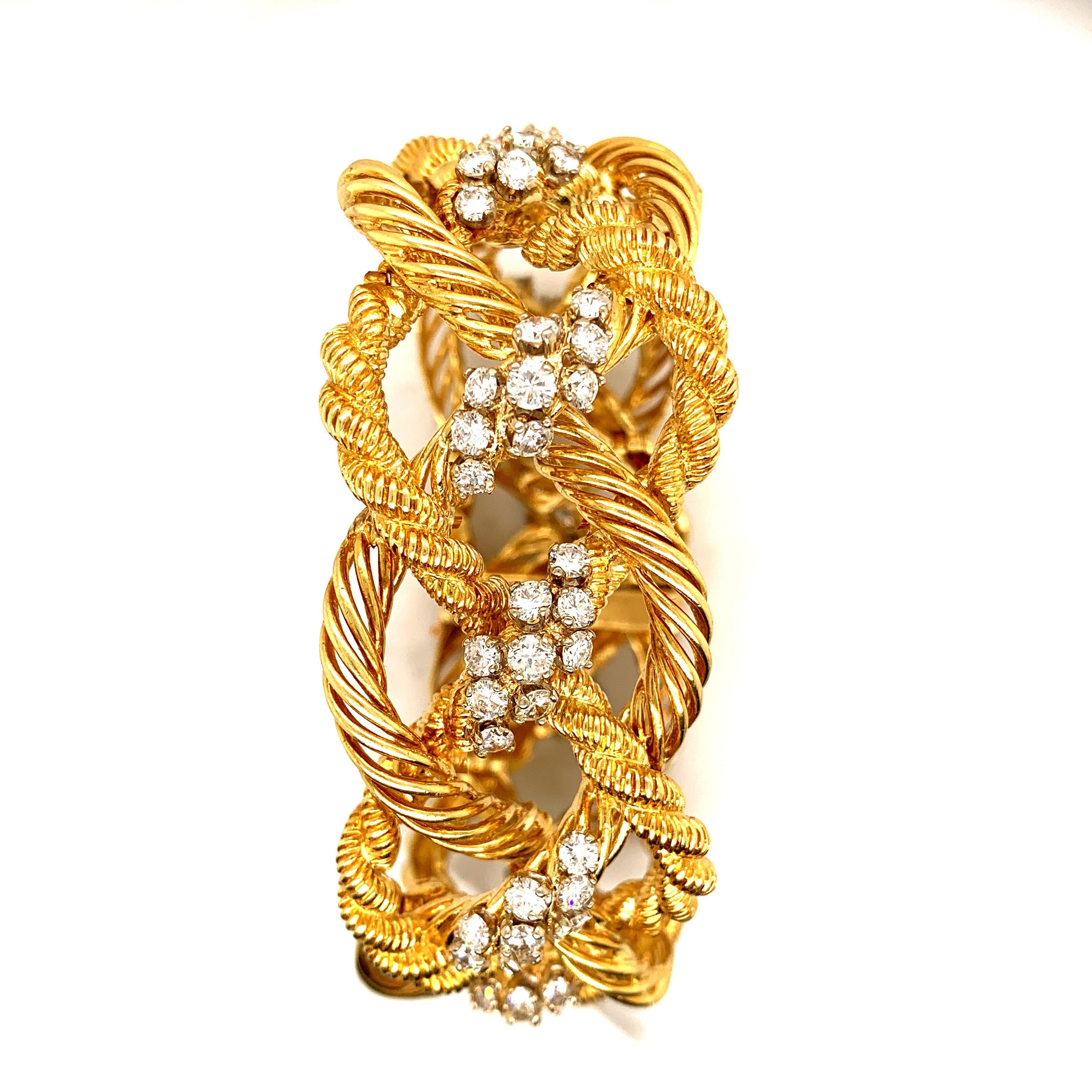 Round Cut Mauboussin 18 Karat Gold and Diamond Twisted Rope Motif Bracelet