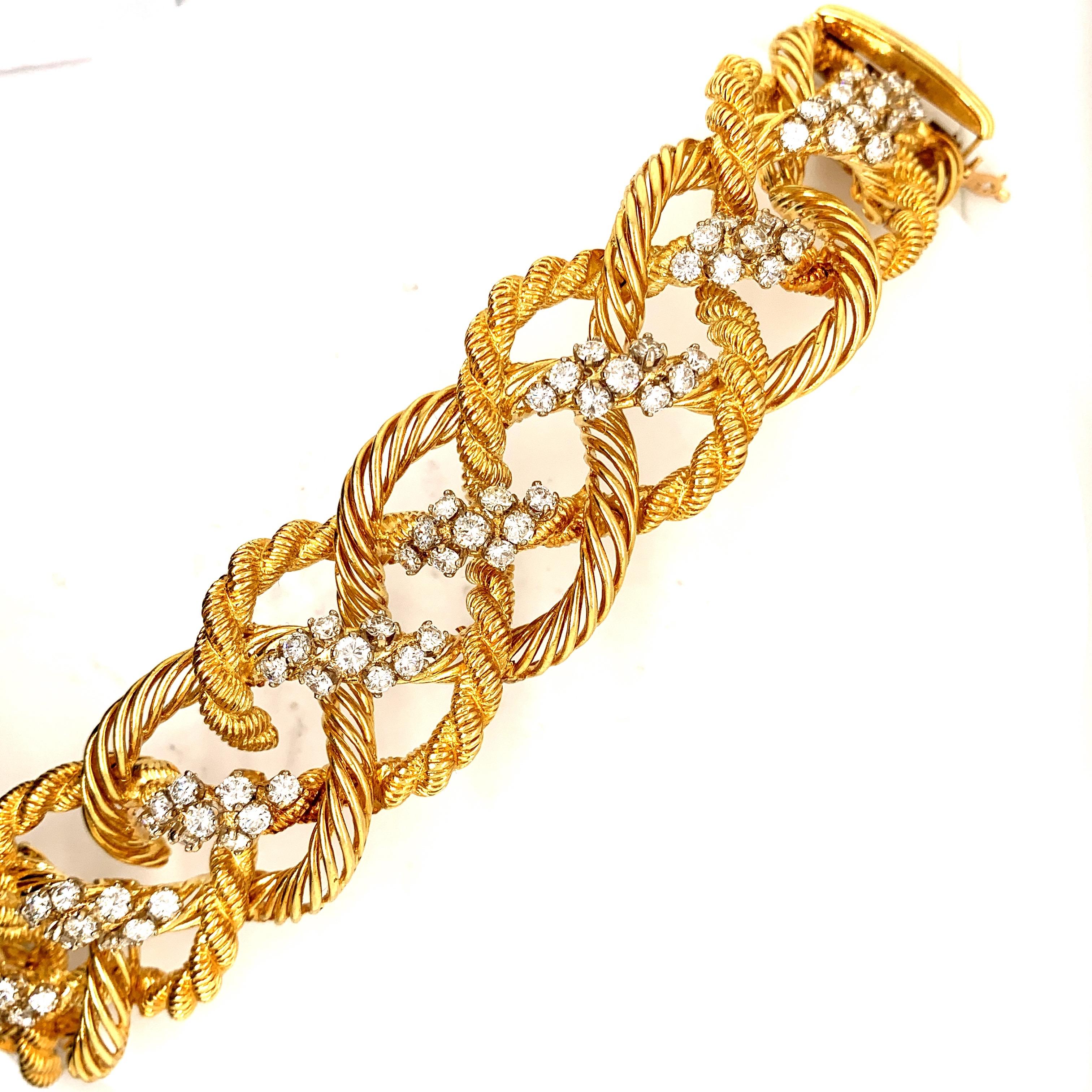 Mauboussin 18 Karat Gold and Diamond Twisted Rope Motif Bracelet In Excellent Condition In New York, NY
