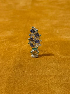 Mauboussin 1980s Art Deco Style Sapphire, Emerald, Diamond Brooch in White Gold